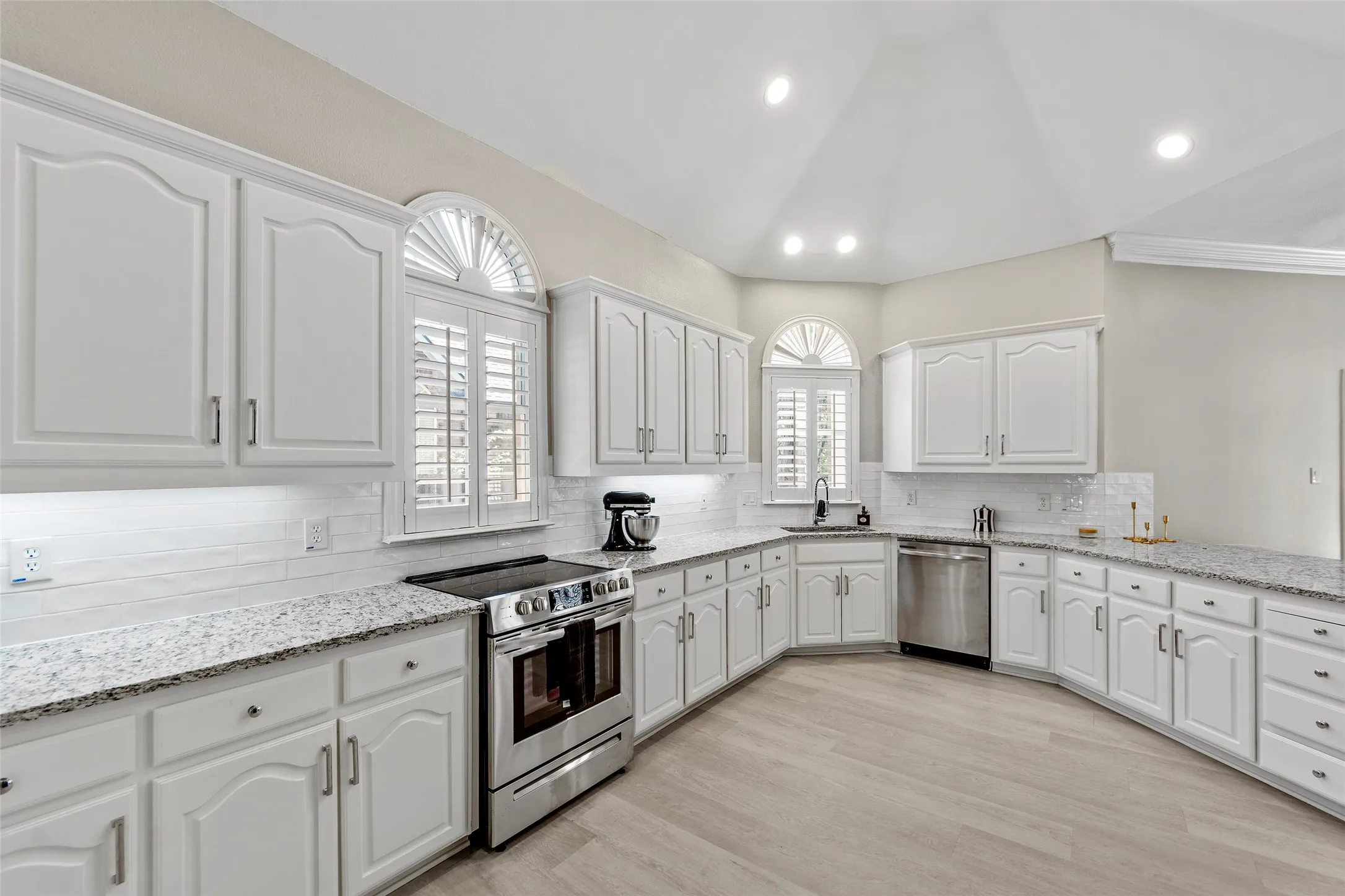 Single Family Residence For Sale in Collin County , 707 Twin Creeks Drive, Allen, Texas 75013, 4 Bedroom, 3 Bathroom, 2 Garage spaces, 2,755 Sqft, built in 1994, mls#21358083, Real Estate Agent in Allen, Homes For Sale in Collin county, Homes For Sale in Allen, Realtor in Allen Texas, Real Estate Brokerage Independent Realty Texas, Luminita Cordes Realtor