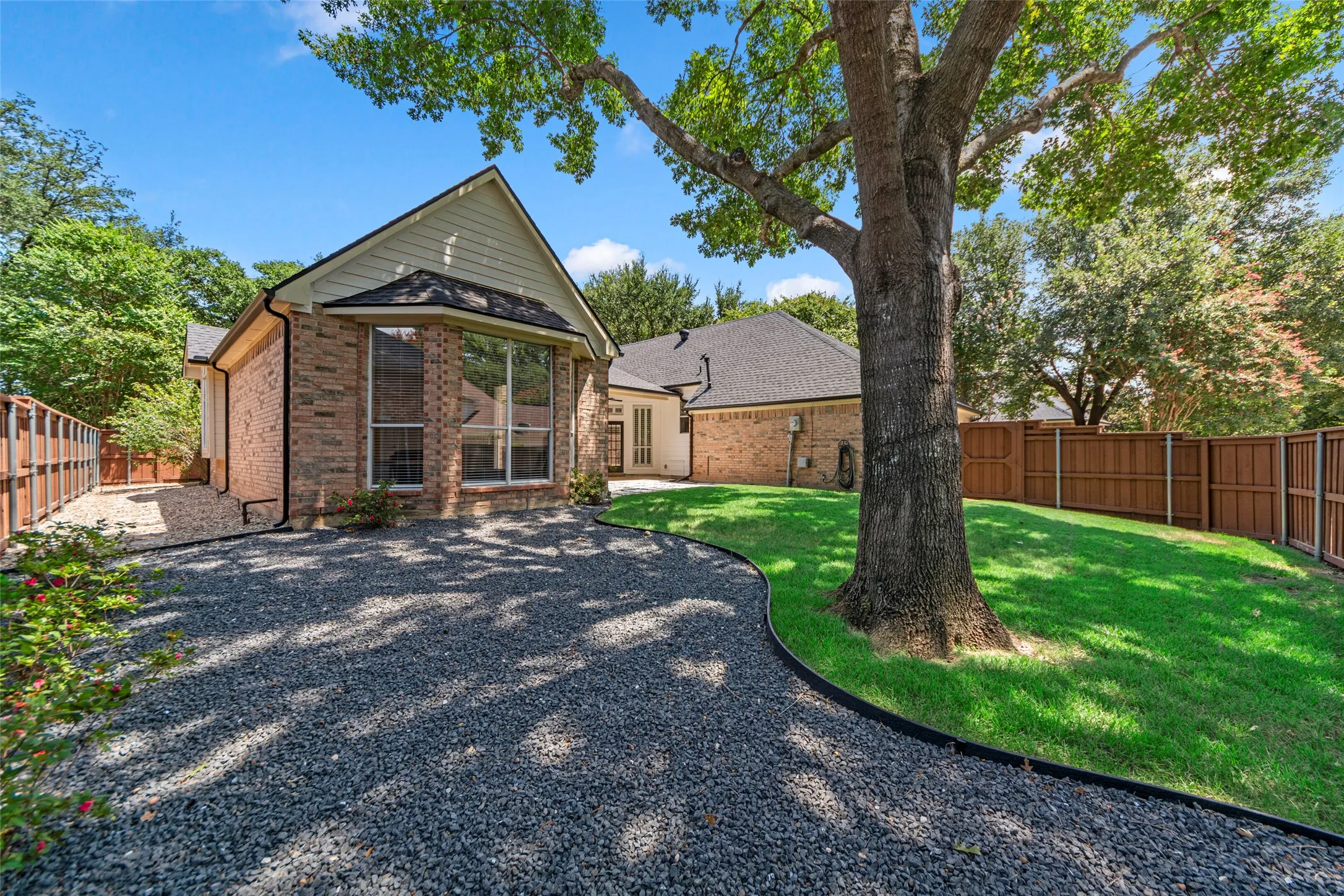 Single Family Residence For Sale in Collin County , 707 Twin Creeks Drive, Allen, Texas 75013, 4 Bedroom, 3 Bathroom, 2 Garage spaces, 2,755 Sqft, built in 1994, mls#21358083, Real Estate Agent in Allen, Homes For Sale in Collin county, Homes For Sale in Allen, Realtor in Allen Texas, Real Estate Brokerage Independent Realty Texas, Luminita Cordes Realtor