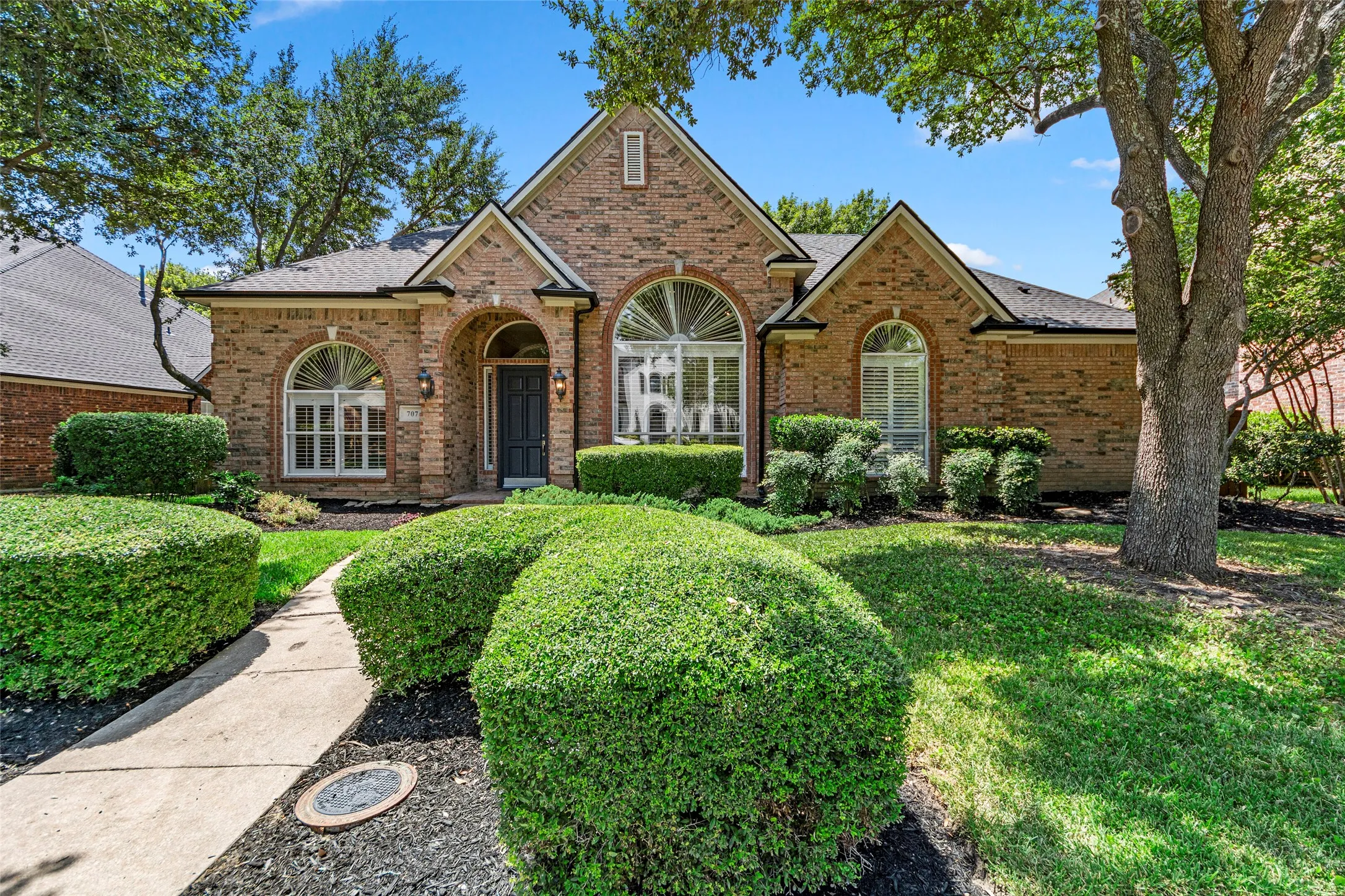 Single Family Residence For Sale in Collin County , 707 Twin Creeks Drive, Allen, Texas 75013, 4 Bedroom, 3 Bathroom, 2 Garage spaces, 2,755 Sqft, built in 1994, mls#21358083, Real Estate Agent in Allen, Homes For Sale in Collin county, Homes For Sale in Allen, Realtor in Allen Texas, Real Estate Brokerage Independent Realty Texas, Luminita Cordes Realtor