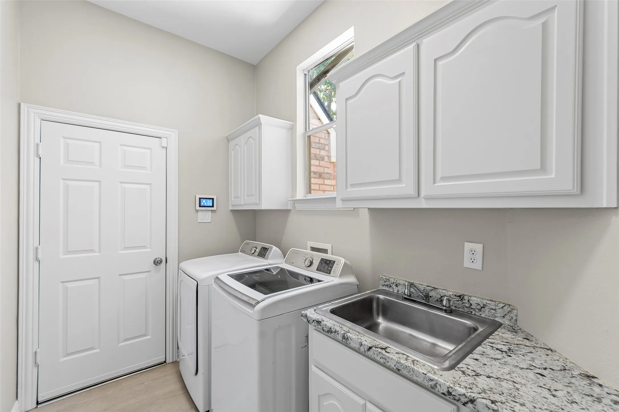 Single Family Residence For Sale in Collin County , 707 Twin Creeks Drive, Allen, Texas 75013, 4 Bedroom, 3 Bathroom, 2 Garage spaces, 2,755 Sqft, built in 1994, mls#21358083, Real Estate Agent in Allen, Homes For Sale in Collin county, Homes For Sale in Allen, Realtor in Allen Texas, Real Estate Brokerage Independent Realty Texas, Luminita Cordes Realtor