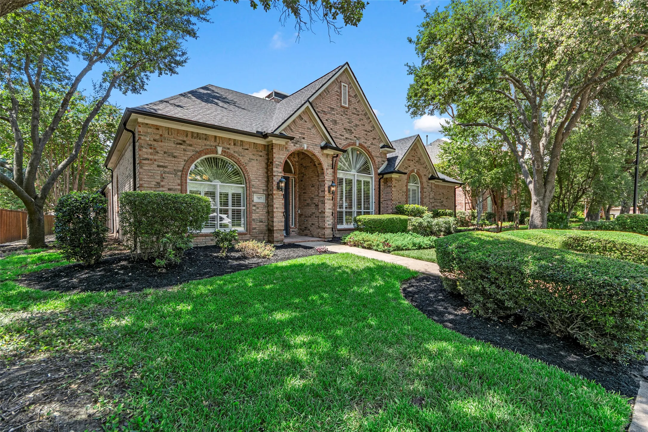 Single Family Residence For Sale in Collin County , 707 Twin Creeks Drive, Allen, Texas 75013, 4 Bedroom, 3 Bathroom, 2 Garage spaces, 2,755 Sqft, built in 1994, mls#21358083, Real Estate Agent in Allen, Homes For Sale in Collin county, Homes For Sale in Allen, Realtor in Allen Texas, Real Estate Brokerage Independent Realty Texas, Luminita Cordes Realtor