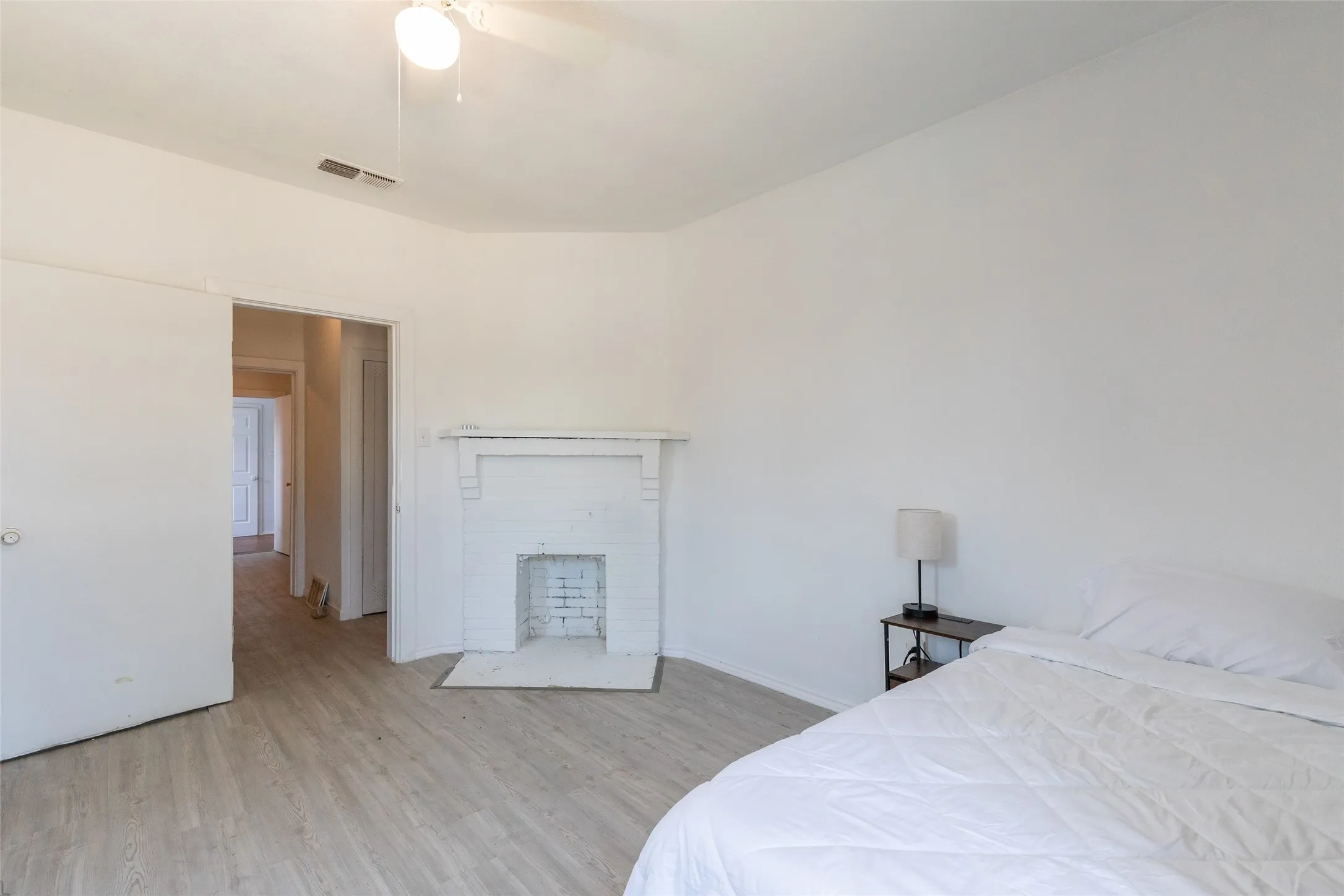 Single Family Residence For Sale in Taylor County , 1833 N 7th Street, Abilene, Texas 79603, 3 Bedroom, 2 Bathroom, Garage spaces, 1,516 Sqft, built in 1942, mls#21357683, Real Estate Agent in Abilene, Homes For Sale in Taylor county, Homes For Sale in Abilene, Realtor in Abilene Texas, Real Estate Brokerage Independent Realty Texas, Luminita Cordes Realtor