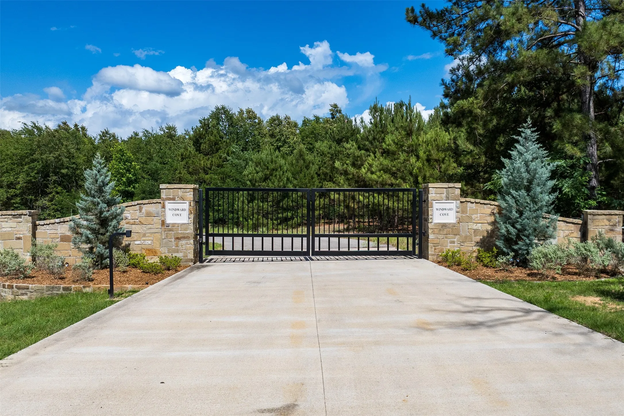 Unimproved Land For Sale in Henderson County , 7 Windward Court, Athens, Texas 75752, 0, 0, Garage spaces, 0 Sqft, built in 0, mls#21359327, Real Estate Agent in Athens, Homes For Sale in Henderson county, Homes For Sale in Athens, Realtor in Athens Texas, Real Estate Brokerage Independent Realty Texas, Luminita Cordes Realtor