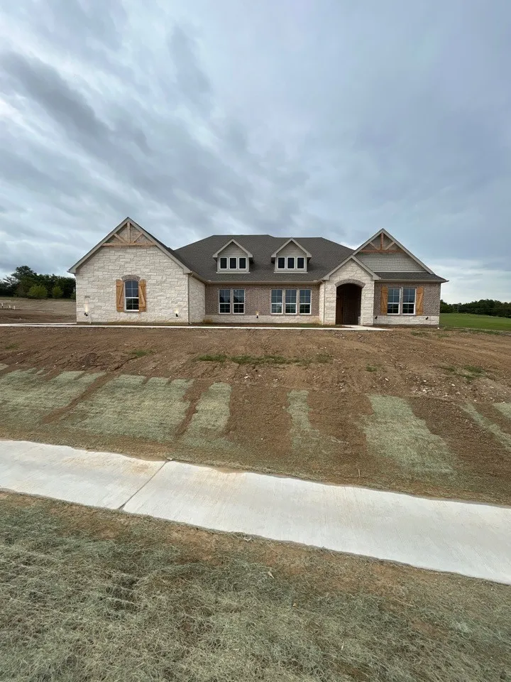 Single Family Residence For Sale in Grayson County , 1114 Perrin Lane, Van Alstyne, Texas 75495, 4 Bedroom, 3 Bathroom, 3 Garage spaces, 3,497 Sqft, built in 2026, mls#21359330, Real Estate Agent in Van Alstyne, Homes For Sale in Grayson county, Homes For Sale in Van Alstyne, Realtor in Van Alstyne Texas, Real Estate Brokerage Independent Realty Texas, Luminita Cordes Realtor
