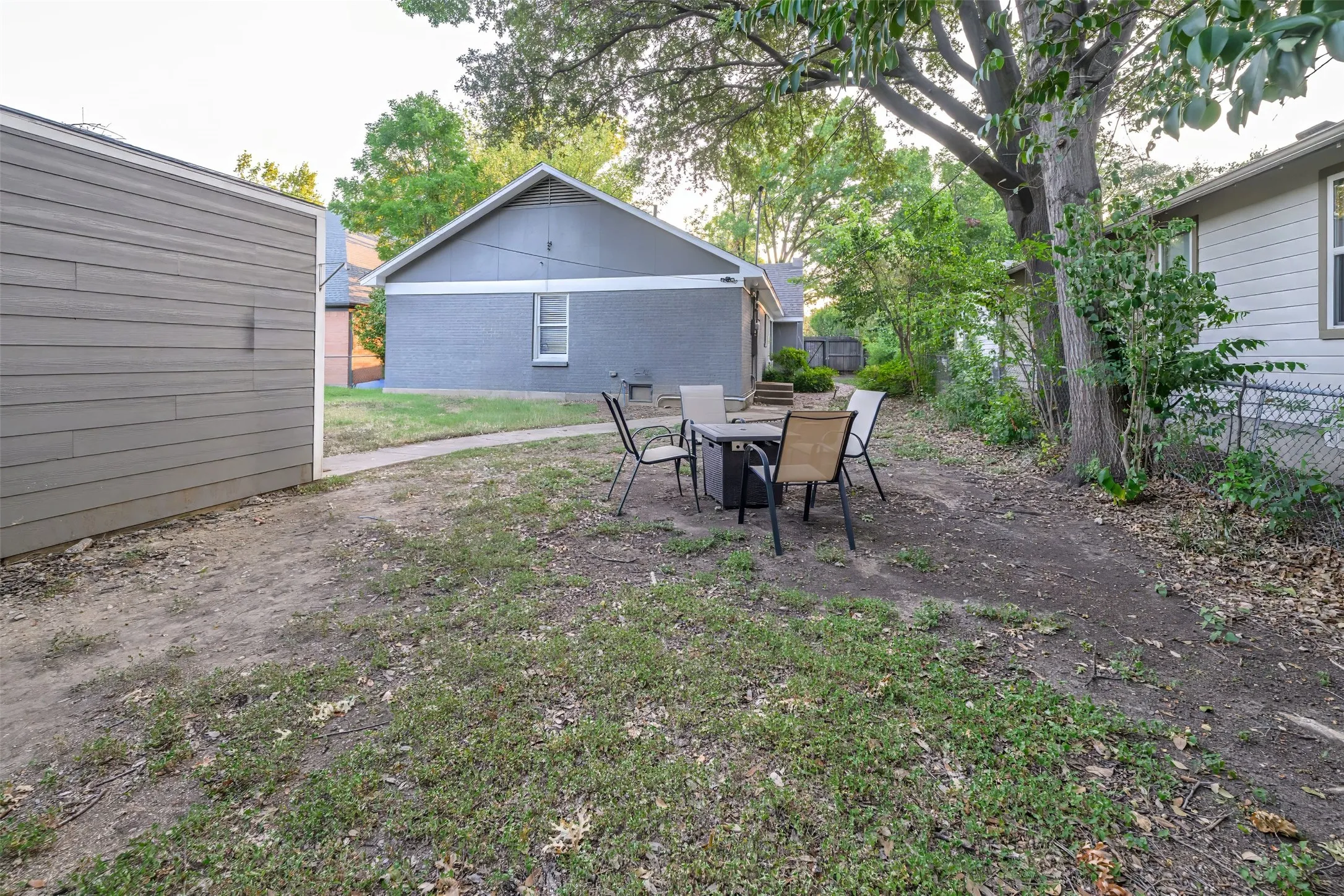 Single Family Residence For Rent in Tarrant County , 3141 Wabash Avenue, Fort Worth, Texas 76109, 4 Bedroom, 3 Bathroom, Garage spaces, 1,960 Sqft, built in 1940, mls#21357635, Real Estate Agent in Fort Worth, Homes For Rent in Tarrant county, Homes For Rent in Fort Worth, Realtor in Fort Worth Texas, Real Estate Brokerage Independent Realty Texas, Luminita Cordes Realtor