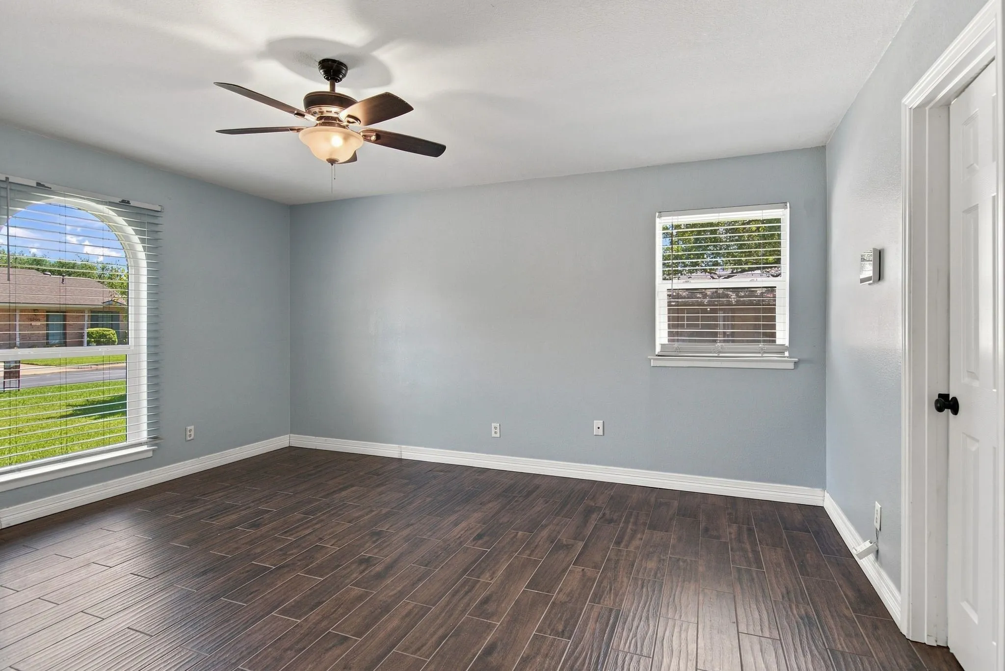 Single Family Residence For Sale in Tarrant County , 6909 Sandalwood Lane, Fort Worth, Texas 76116, 3 Bedroom, 2 Bathroom, Garage spaces, 1,832 Sqft, built in 1967, mls#21357319, Real Estate Agent in Fort Worth, Homes For Sale in Tarrant county, Homes For Sale in Fort Worth, Realtor in Fort Worth Texas, Real Estate Brokerage Independent Realty Texas, Luminita Cordes Realtor