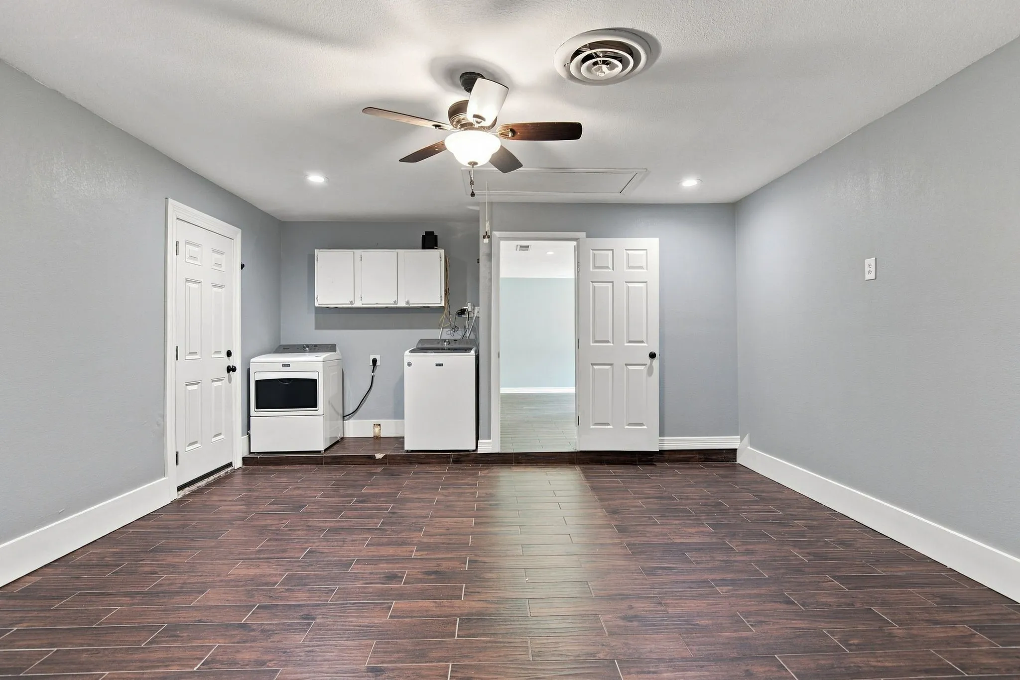 Single Family Residence For Sale in Tarrant County , 6909 Sandalwood Lane, Fort Worth, Texas 76116, 3 Bedroom, 2 Bathroom, Garage spaces, 1,832 Sqft, built in 1967, mls#21357319, Real Estate Agent in Fort Worth, Homes For Sale in Tarrant county, Homes For Sale in Fort Worth, Realtor in Fort Worth Texas, Real Estate Brokerage Independent Realty Texas, Luminita Cordes Realtor