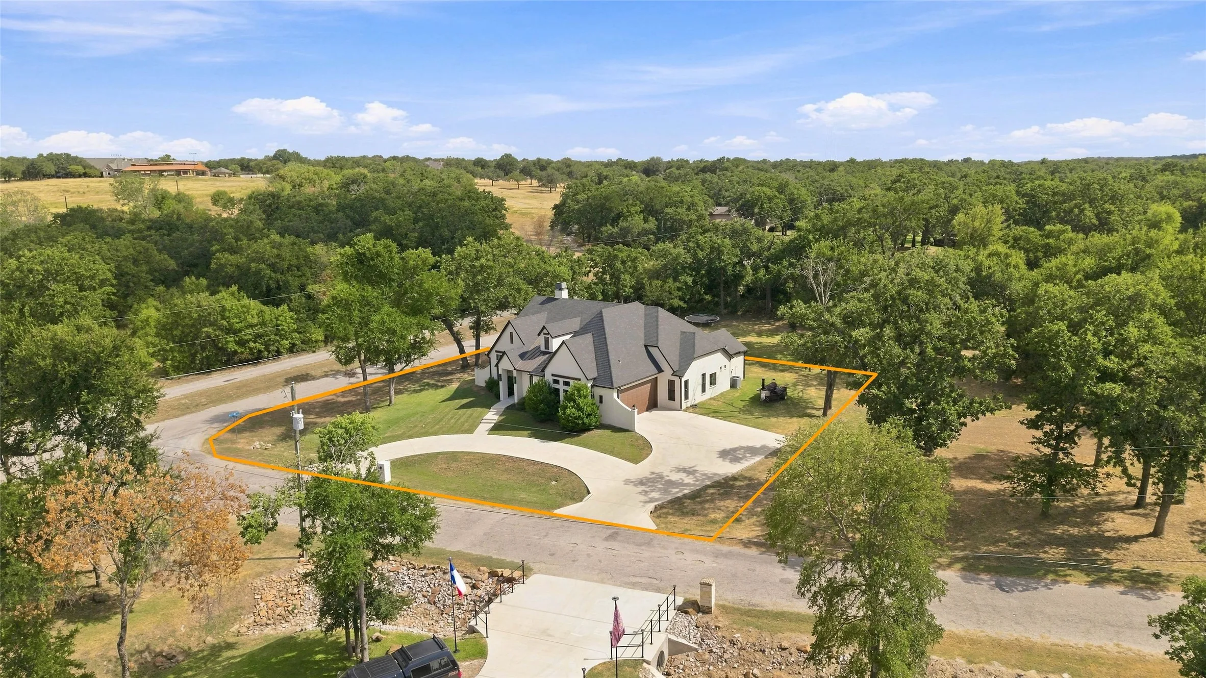 Single Family Residence For Sale in Wise County , 509 Durbin Court, Runaway Bay, Texas 76426, 4 Bedroom, 3 Bathroom, 2 Garage spaces, 2,473 Sqft, built in 2019, mls#21358718, Real Estate Agent in Runaway Bay, Homes For Sale in Wise county, Homes For Sale in Runaway Bay, Realtor in Runaway Bay Texas, Real Estate Brokerage Independent Realty Texas, Luminita Cordes Realtor