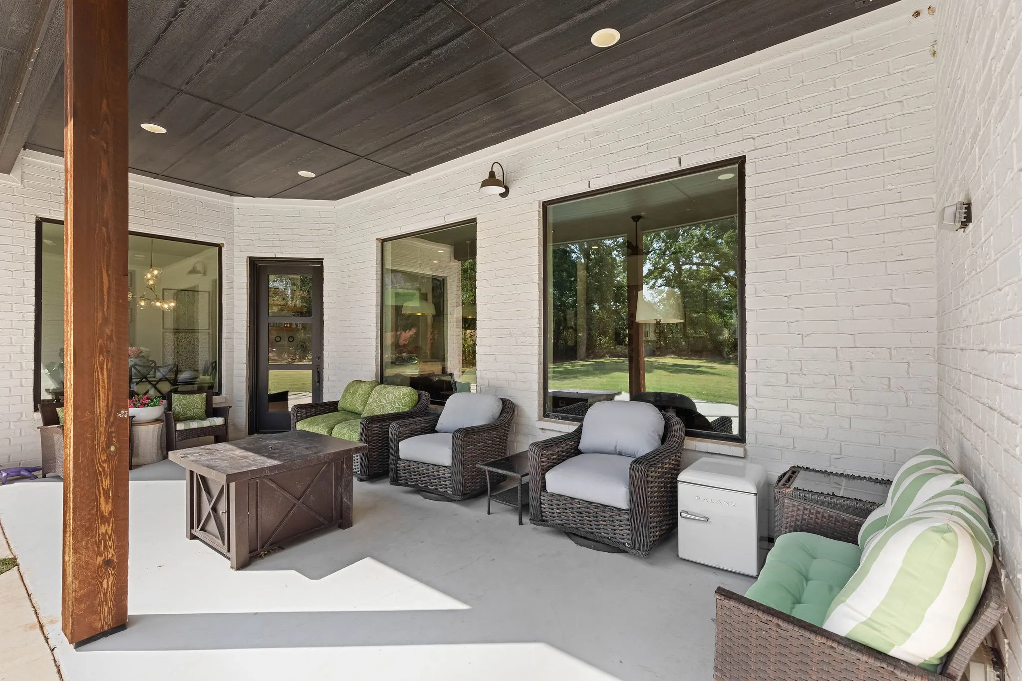 Single Family Residence For Sale in Wise County , 509 Durbin Court, Runaway Bay, Texas 76426, 4 Bedroom, 3 Bathroom, 2 Garage spaces, 2,473 Sqft, built in 2019, mls#21358718, Real Estate Agent in Runaway Bay, Homes For Sale in Wise county, Homes For Sale in Runaway Bay, Realtor in Runaway Bay Texas, Real Estate Brokerage Independent Realty Texas, Luminita Cordes Realtor