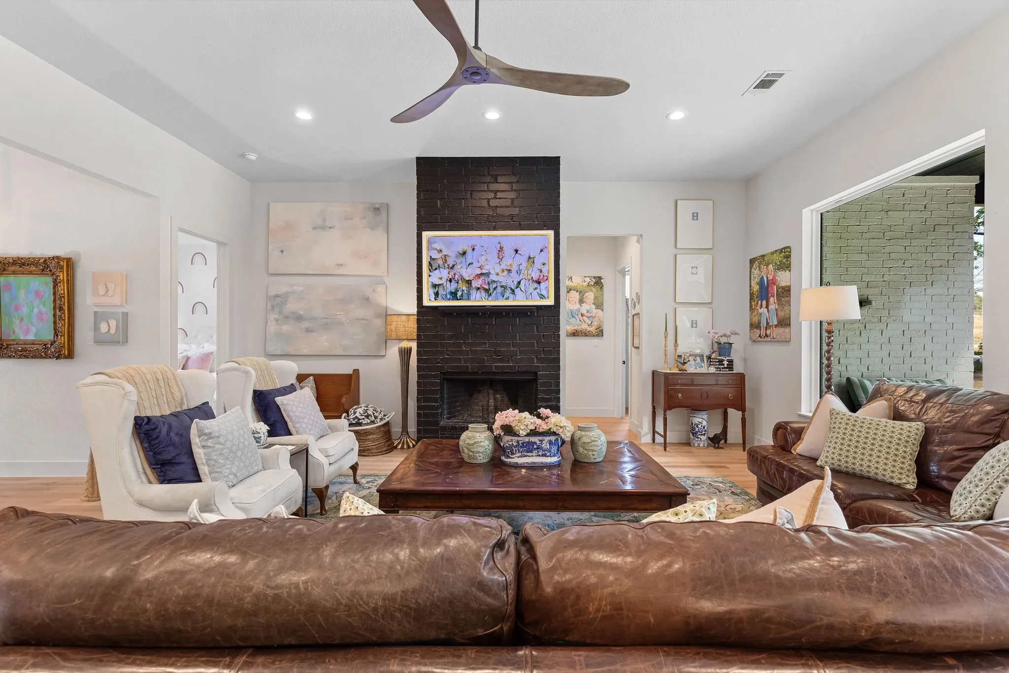 Single Family Residence For Sale in Wise County , 509 Durbin Court, Runaway Bay, Texas 76426, 4 Bedroom, 3 Bathroom, 2 Garage spaces, 2,473 Sqft, built in 2019, mls#21358718, Real Estate Agent in Runaway Bay, Homes For Sale in Wise county, Homes For Sale in Runaway Bay, Realtor in Runaway Bay Texas, Real Estate Brokerage Independent Realty Texas, Luminita Cordes Realtor