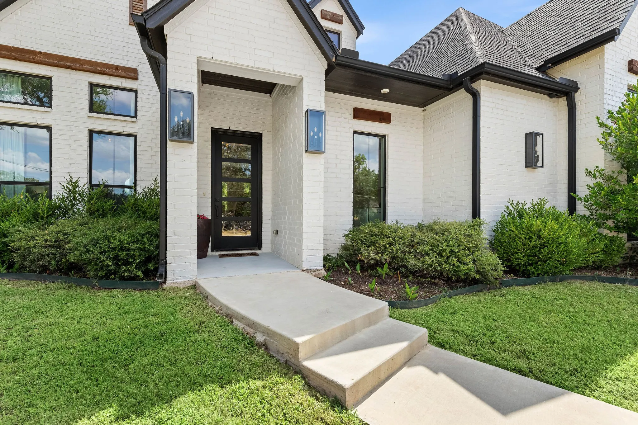 Single Family Residence For Sale in Wise County , 509 Durbin Court, Runaway Bay, Texas 76426, 4 Bedroom, 3 Bathroom, 2 Garage spaces, 2,473 Sqft, built in 2019, mls#21358718, Real Estate Agent in Runaway Bay, Homes For Sale in Wise county, Homes For Sale in Runaway Bay, Realtor in Runaway Bay Texas, Real Estate Brokerage Independent Realty Texas, Luminita Cordes Realtor