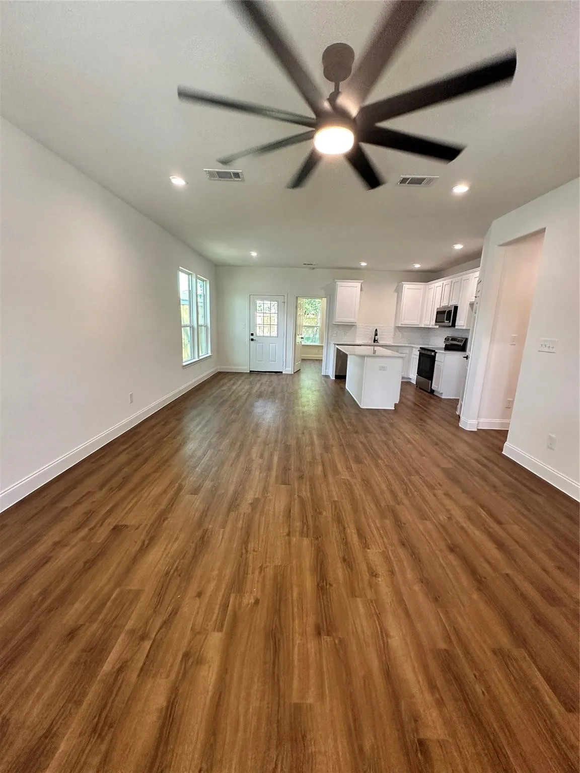 Single Family Residence For Rent in Hunt County , 2216 Langford Street, Greenville, Texas 75401, 3 Bedroom, 2 Bathroom, 2 Garage spaces, 1,253 Sqft, built in 2024, mls#21359332, Real Estate Agent in Greenville, Homes For Rent in Hunt county, Homes For Rent in Greenville, Realtor in Greenville Texas, Real Estate Brokerage Independent Realty Texas, Luminita Cordes Realtor
