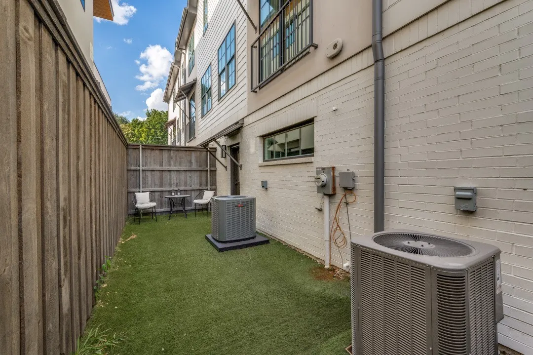 Condominium For Rent in Dallas County , 4220 Hawthorne Avenue 103, Dallas, Texas 75219, 2 Bedroom, 3 Bathroom, 2 Garage spaces, 1,919 Sqft, built in 2019, mls#21359229, Real Estate Agent in Dallas, Homes For Rent in Dallas county, Homes For Rent in Dallas, Realtor in Dallas Texas, Real Estate Brokerage Independent Realty Texas, Luminita Cordes Realtor