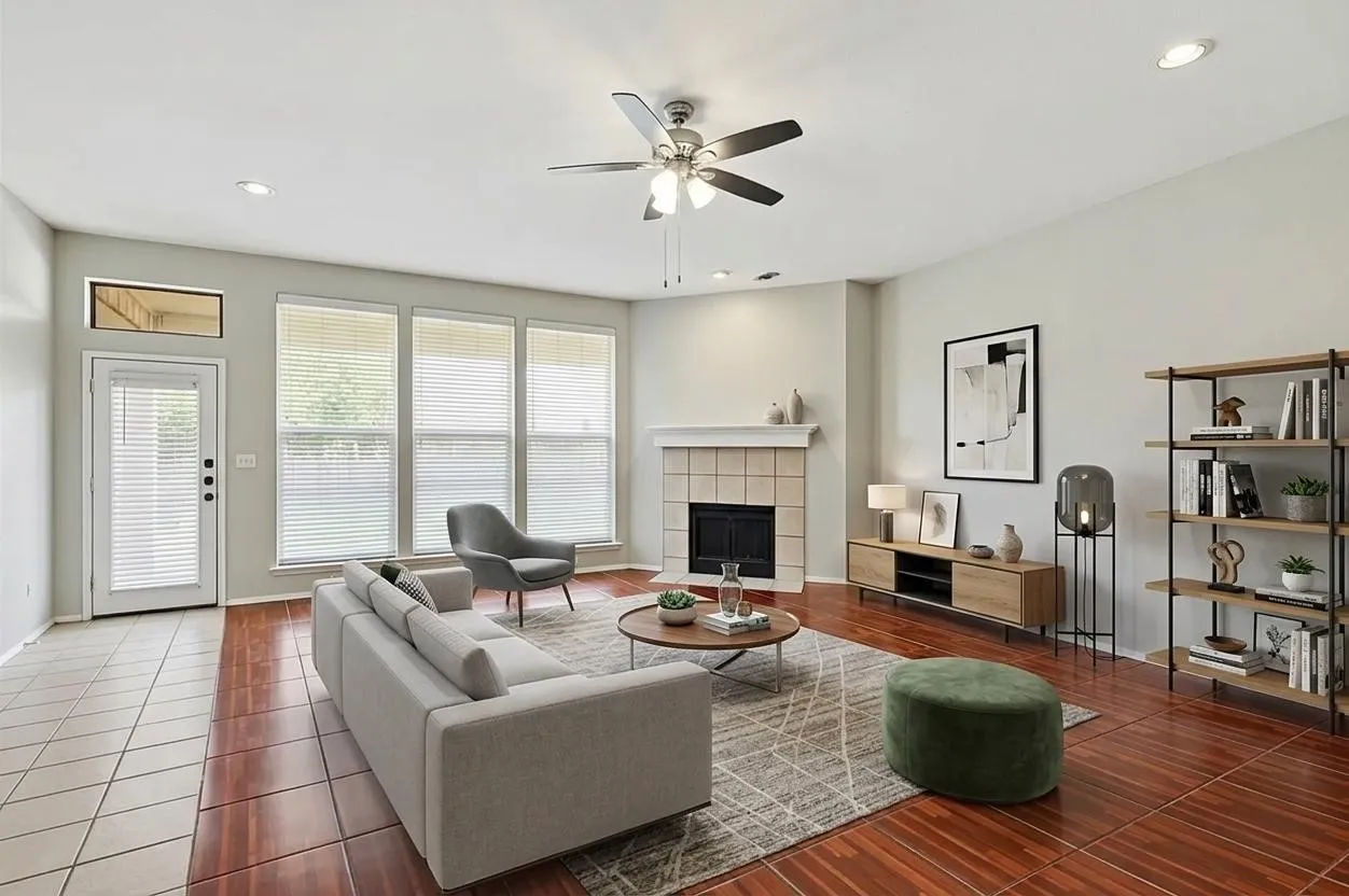 Single Family Residence For Sale in Tarrant County , 4203 Lucy Lane, Arlington, Texas 76016, 4 Bedroom, 3 Bathroom, 2 Garage spaces, 2,886 Sqft, built in 2006, mls#21358100, Real Estate Agent in Arlington, Homes For Sale in Tarrant county, Homes For Sale in Arlington, Realtor in Arlington Texas, Real Estate Brokerage Independent Realty Texas, Luminita Cordes Realtor