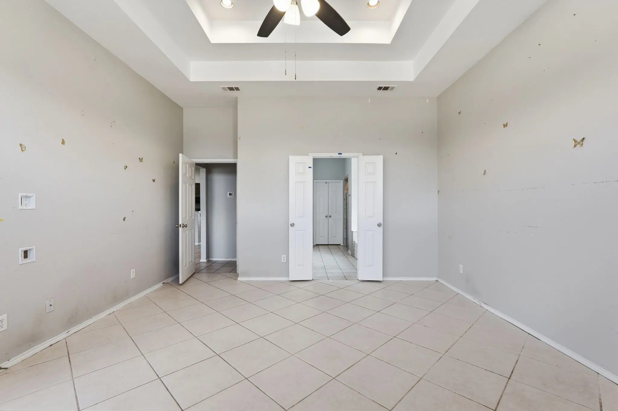 Single Family Residence For Sale in Tarrant County , 4203 Lucy Lane, Arlington, Texas 76016, 4 Bedroom, 3 Bathroom, 2 Garage spaces, 2,886 Sqft, built in 2006, mls#21358100, Real Estate Agent in Arlington, Homes For Sale in Tarrant county, Homes For Sale in Arlington, Realtor in Arlington Texas, Real Estate Brokerage Independent Realty Texas, Luminita Cordes Realtor