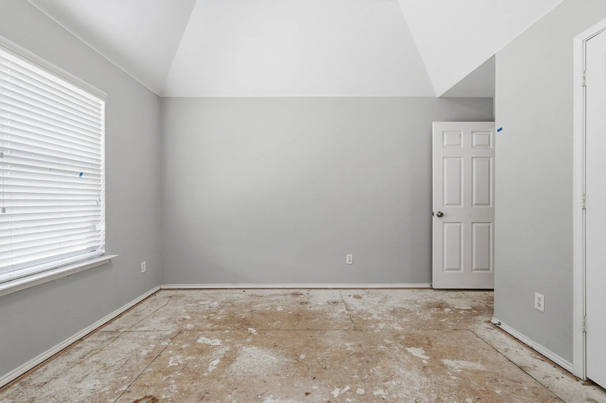 Single Family Residence For Sale in Tarrant County , 4203 Lucy Lane, Arlington, Texas 76016, 4 Bedroom, 3 Bathroom, 2 Garage spaces, 2,886 Sqft, built in 2006, mls#21358100, Real Estate Agent in Arlington, Homes For Sale in Tarrant county, Homes For Sale in Arlington, Realtor in Arlington Texas, Real Estate Brokerage Independent Realty Texas, Luminita Cordes Realtor