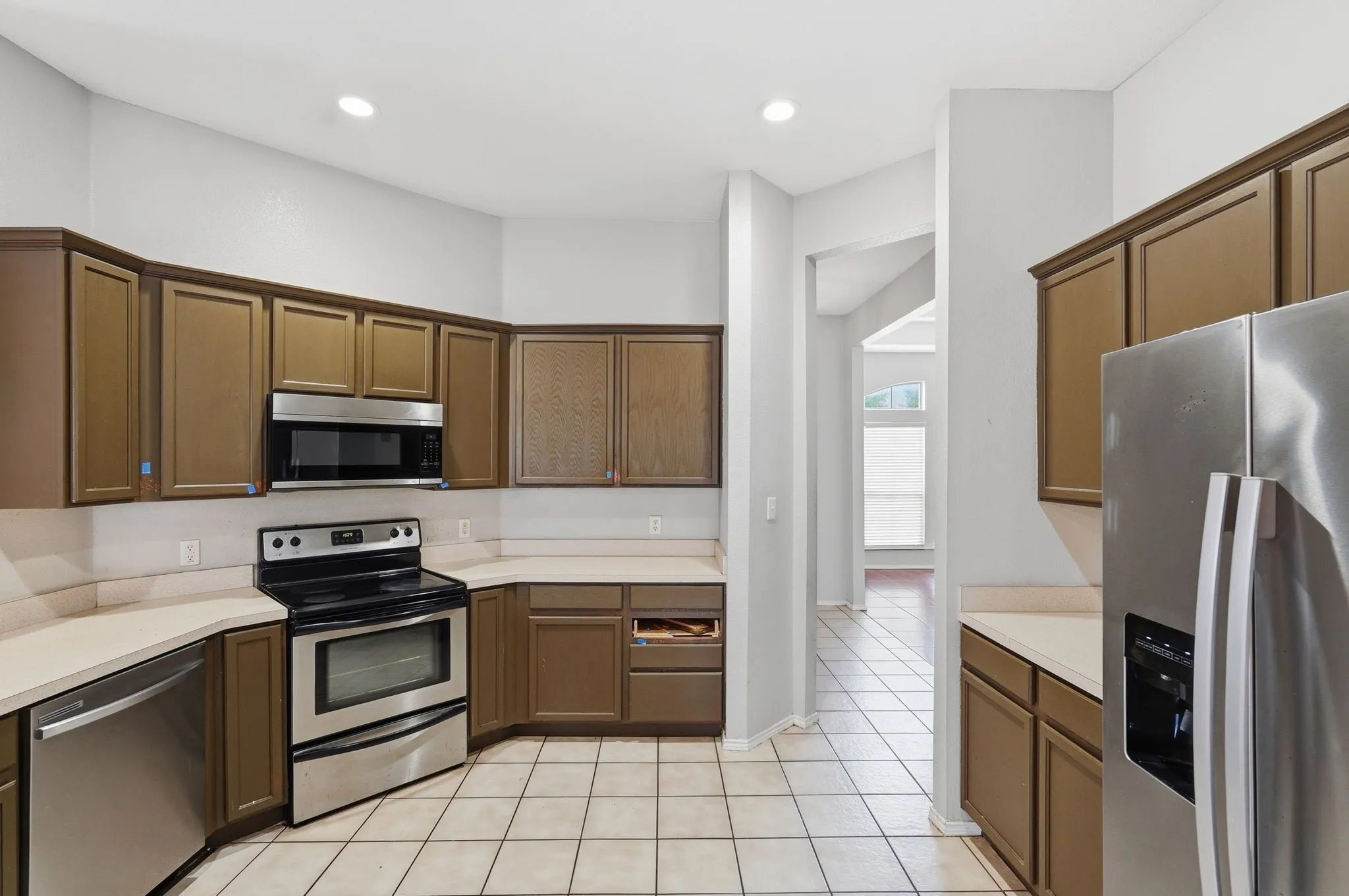 Single Family Residence For Sale in Tarrant County , 4203 Lucy Lane, Arlington, Texas 76016, 4 Bedroom, 3 Bathroom, 2 Garage spaces, 2,886 Sqft, built in 2006, mls#21358100, Real Estate Agent in Arlington, Homes For Sale in Tarrant county, Homes For Sale in Arlington, Realtor in Arlington Texas, Real Estate Brokerage Independent Realty Texas, Luminita Cordes Realtor
