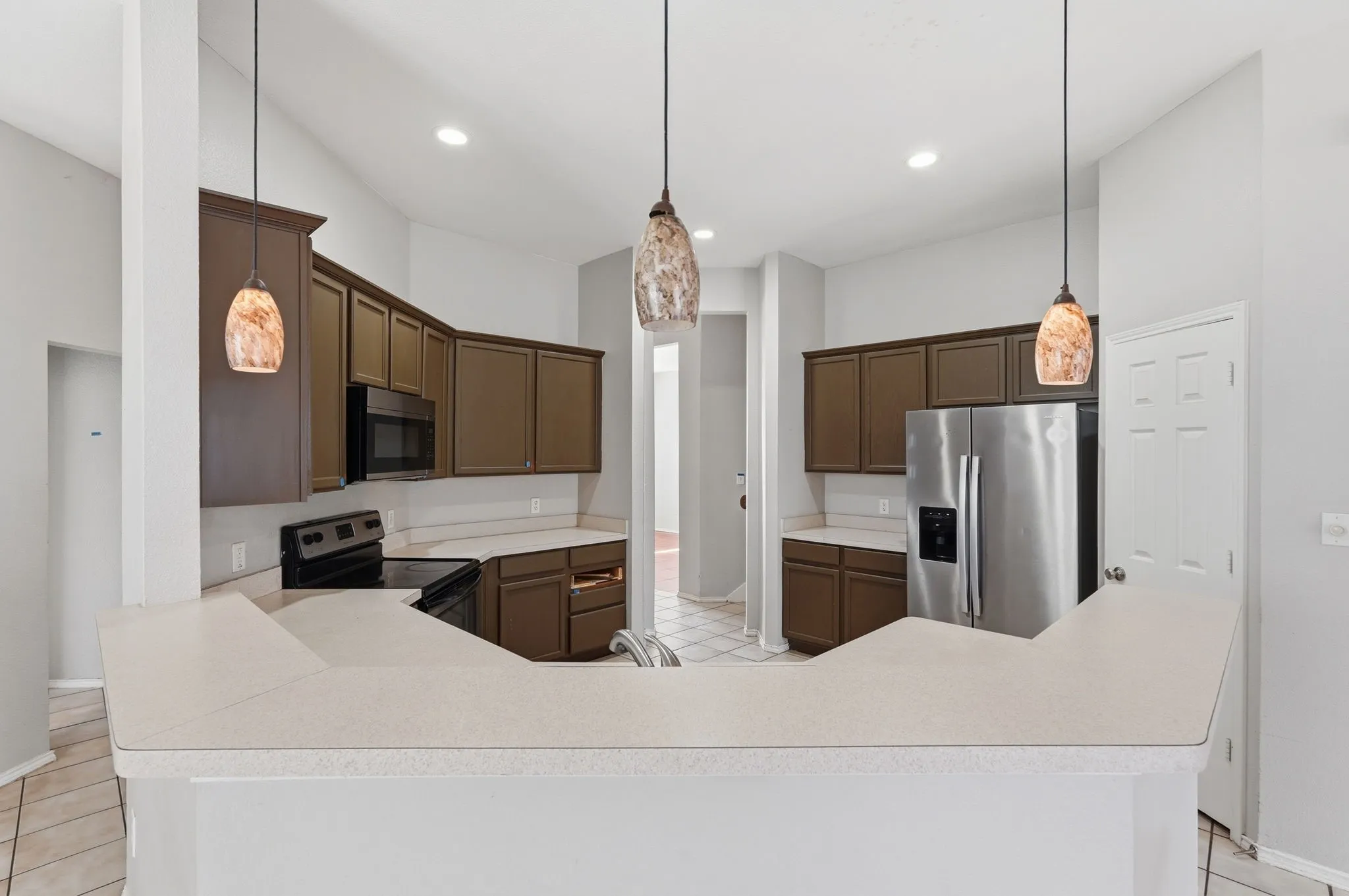 Single Family Residence For Sale in Tarrant County , 4203 Lucy Lane, Arlington, Texas 76016, 4 Bedroom, 3 Bathroom, 2 Garage spaces, 2,886 Sqft, built in 2006, mls#21358100, Real Estate Agent in Arlington, Homes For Sale in Tarrant county, Homes For Sale in Arlington, Realtor in Arlington Texas, Real Estate Brokerage Independent Realty Texas, Luminita Cordes Realtor