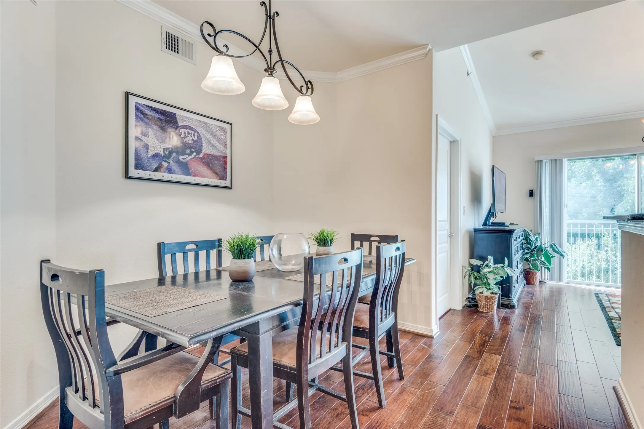 Condominium For Rent in Dallas County , 330 Las Colinas Boulevard E 460, Irving, Texas 75039, 1 Bedroom, 1 Bathroom, 1 Garage spaces, 733 Sqft, built in 2001, mls#21357942, Real Estate Agent in Irving, Homes For Rent in Dallas county, Homes For Rent in Irving, Realtor in Irving Texas, Real Estate Brokerage Independent Realty Texas, Luminita Cordes Realtor