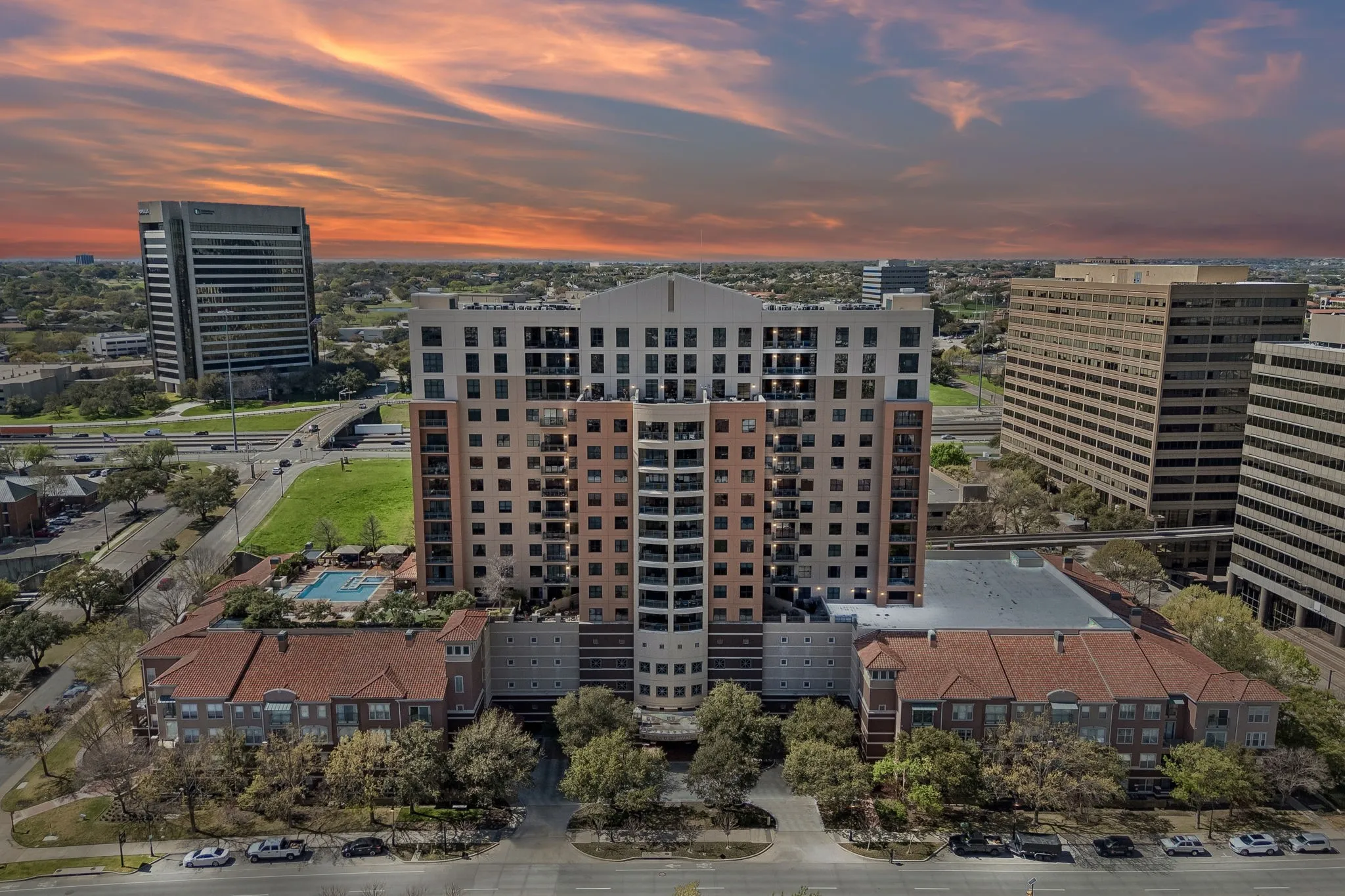 Condominium For Rent in Dallas County , 330 Las Colinas Boulevard E 460, Irving, Texas 75039, 1 Bedroom, 1 Bathroom, 1 Garage spaces, 733 Sqft, built in 2001, mls#21357942, Real Estate Agent in Irving, Homes For Rent in Dallas county, Homes For Rent in Irving, Realtor in Irving Texas, Real Estate Brokerage Independent Realty Texas, Luminita Cordes Realtor