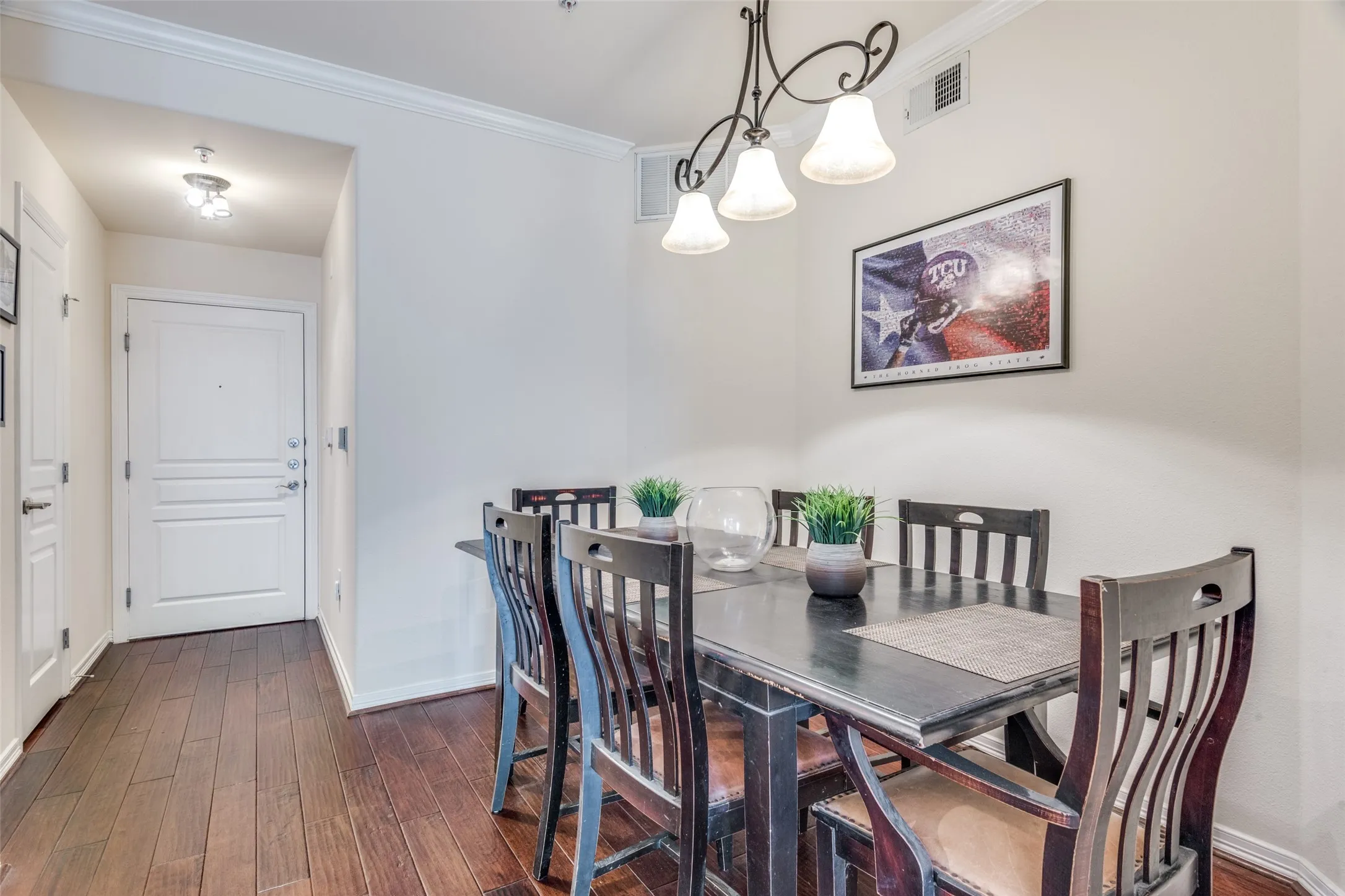 Condominium For Rent in Dallas County , 330 Las Colinas Boulevard E 460, Irving, Texas 75039, 1 Bedroom, 1 Bathroom, 1 Garage spaces, 733 Sqft, built in 2001, mls#21357942, Real Estate Agent in Irving, Homes For Rent in Dallas county, Homes For Rent in Irving, Realtor in Irving Texas, Real Estate Brokerage Independent Realty Texas, Luminita Cordes Realtor
