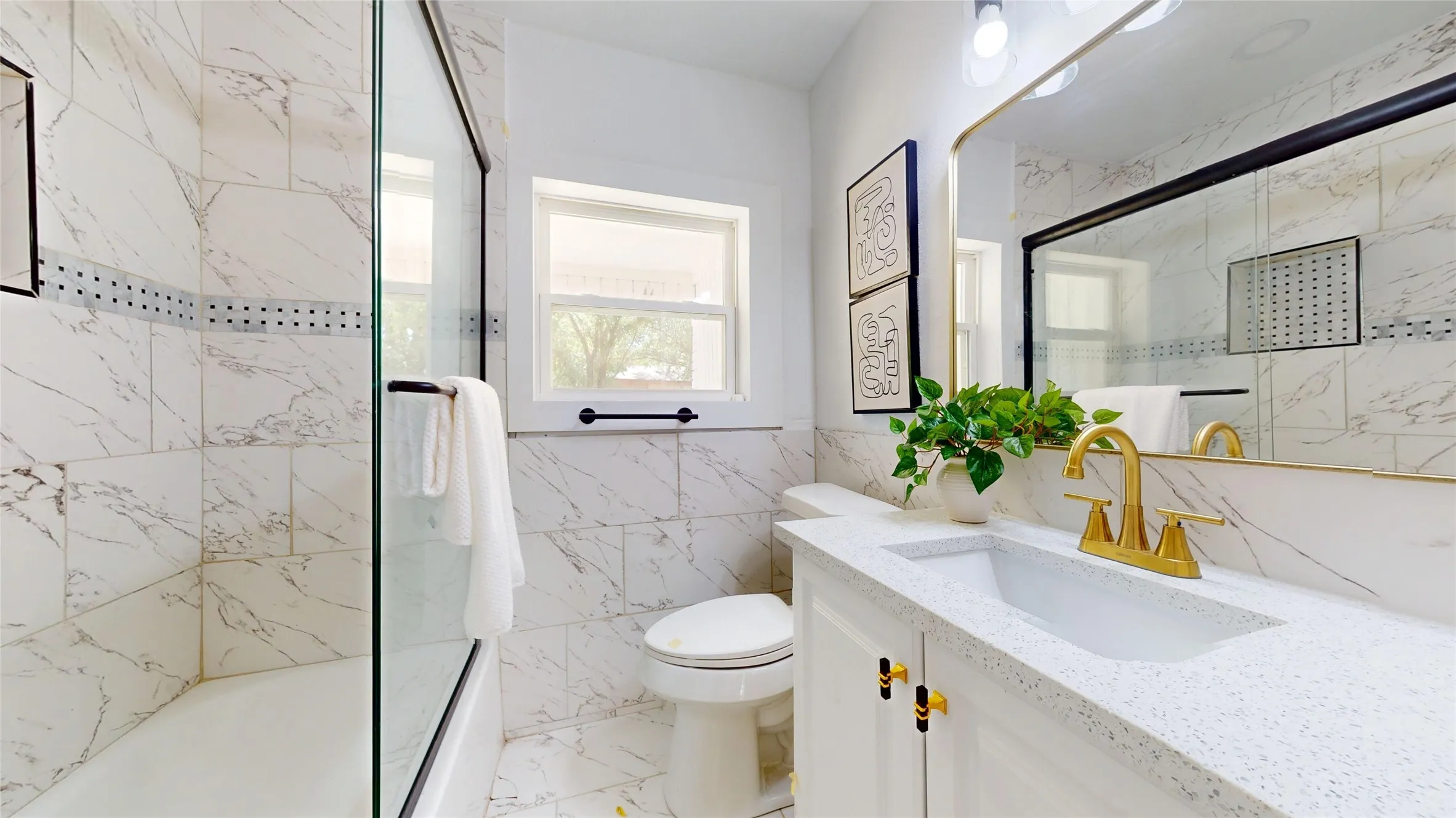 Single Family Residence For Sale in Tarrant County , 4111 Morgan Circle, North Richland Hills, Texas 76180, 3 Bedroom, 2 Bathroom, Garage spaces, 1,489 Sqft, built in 1955, mls#21358999, Real Estate Agent in North Richland Hills, Homes For Sale in Tarrant county, Homes For Sale in North Richland Hills, Realtor in North Richland Hills Texas, Real Estate Brokerage Independent Realty Texas, Luminita Cordes Realtor