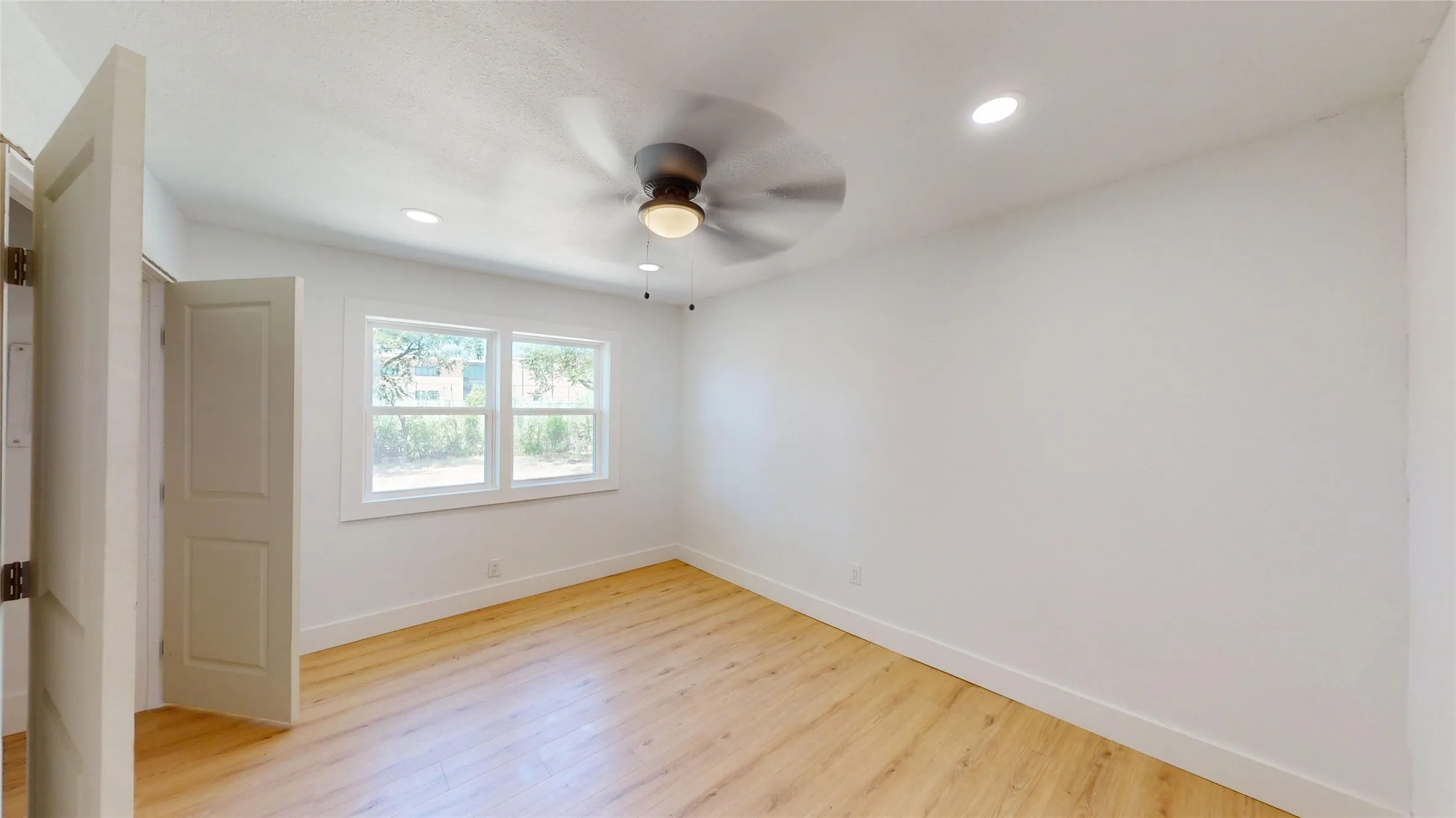 Single Family Residence For Sale in Tarrant County , 4111 Morgan Circle, North Richland Hills, Texas 76180, 3 Bedroom, 2 Bathroom, Garage spaces, 1,489 Sqft, built in 1955, mls#21358999, Real Estate Agent in North Richland Hills, Homes For Sale in Tarrant county, Homes For Sale in North Richland Hills, Realtor in North Richland Hills Texas, Real Estate Brokerage Independent Realty Texas, Luminita Cordes Realtor