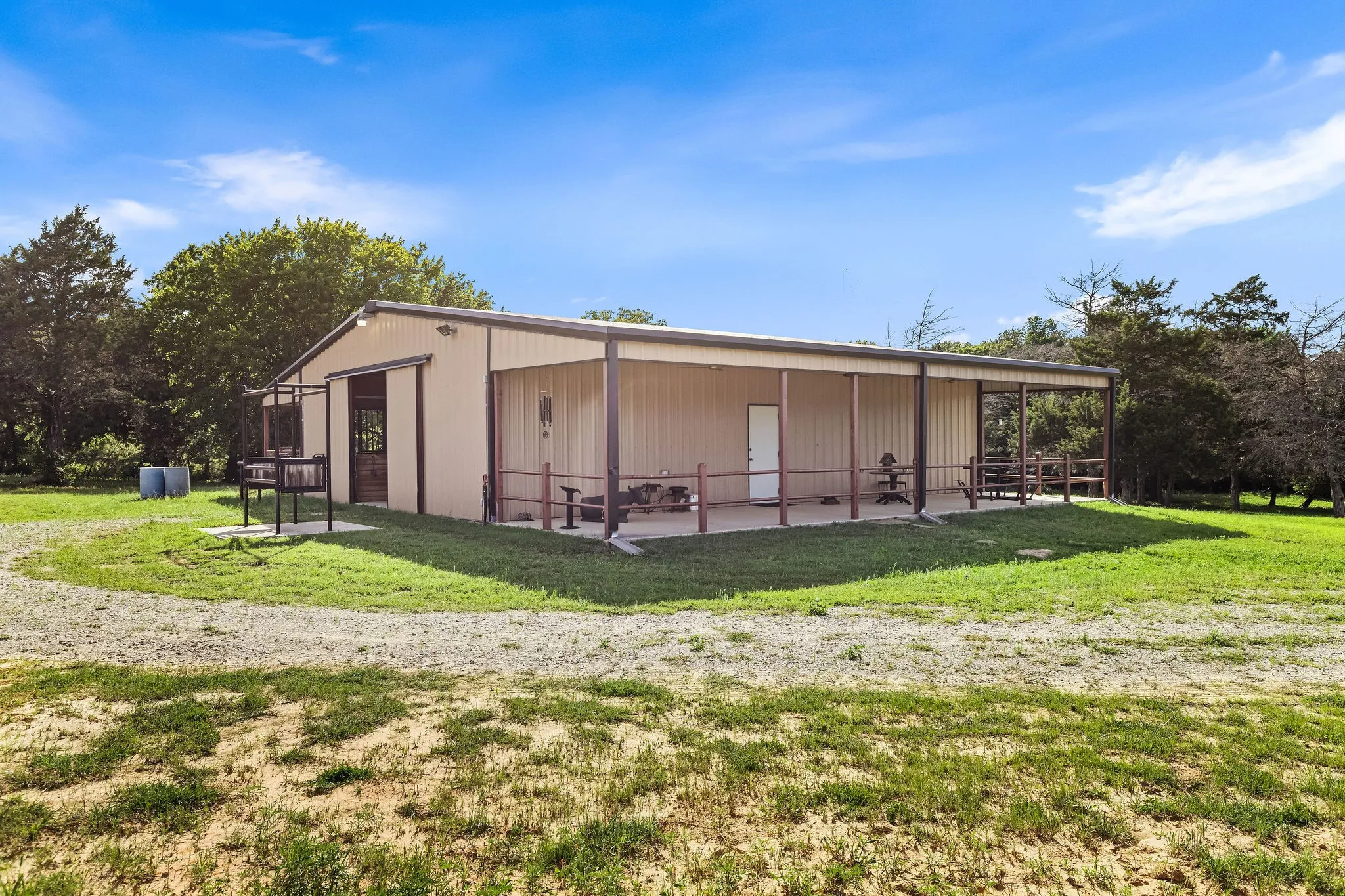 Single Family Residence For Sale in Wise County , 2403 County Road 2224, Decatur, Texas 76234, 3 Bedroom, 3 Bathroom, Garage spaces, 2,122 Sqft, built in 1970, mls#21358677, Real Estate Agent in Decatur, Homes For Sale in Wise county, Homes For Sale in Decatur, Realtor in Decatur Texas, Real Estate Brokerage Independent Realty Texas, Luminita Cordes Realtor