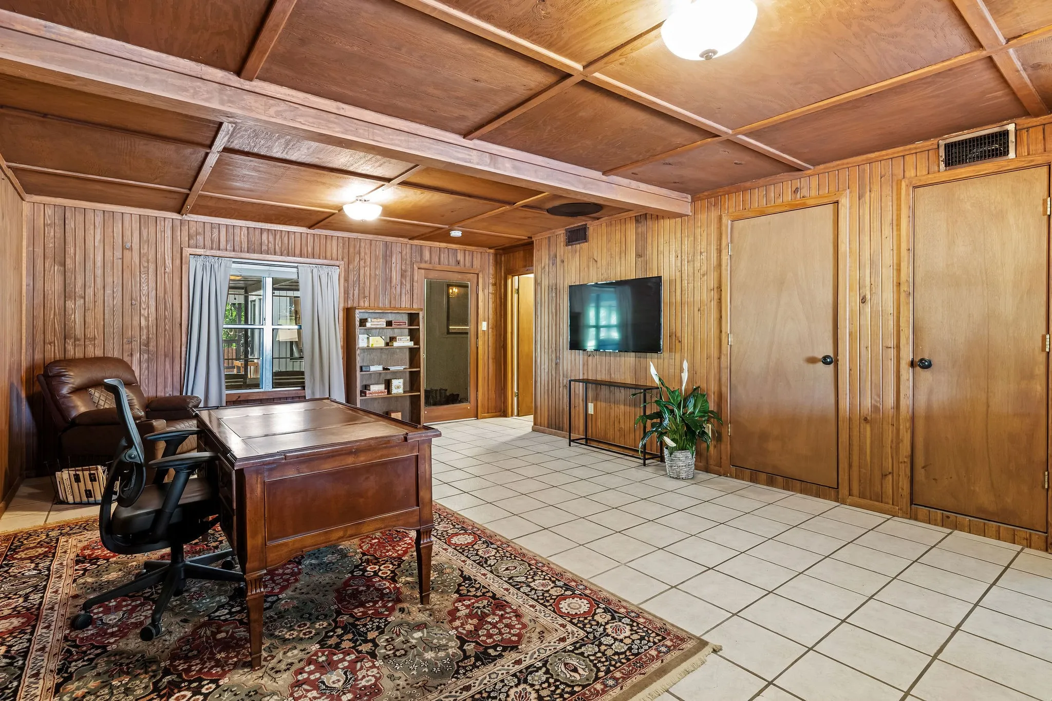 Single Family Residence For Sale in Wise County , 2403 County Road 2224, Decatur, Texas 76234, 3 Bedroom, 3 Bathroom, Garage spaces, 2,122 Sqft, built in 1970, mls#21358677, Real Estate Agent in Decatur, Homes For Sale in Wise county, Homes For Sale in Decatur, Realtor in Decatur Texas, Real Estate Brokerage Independent Realty Texas, Luminita Cordes Realtor