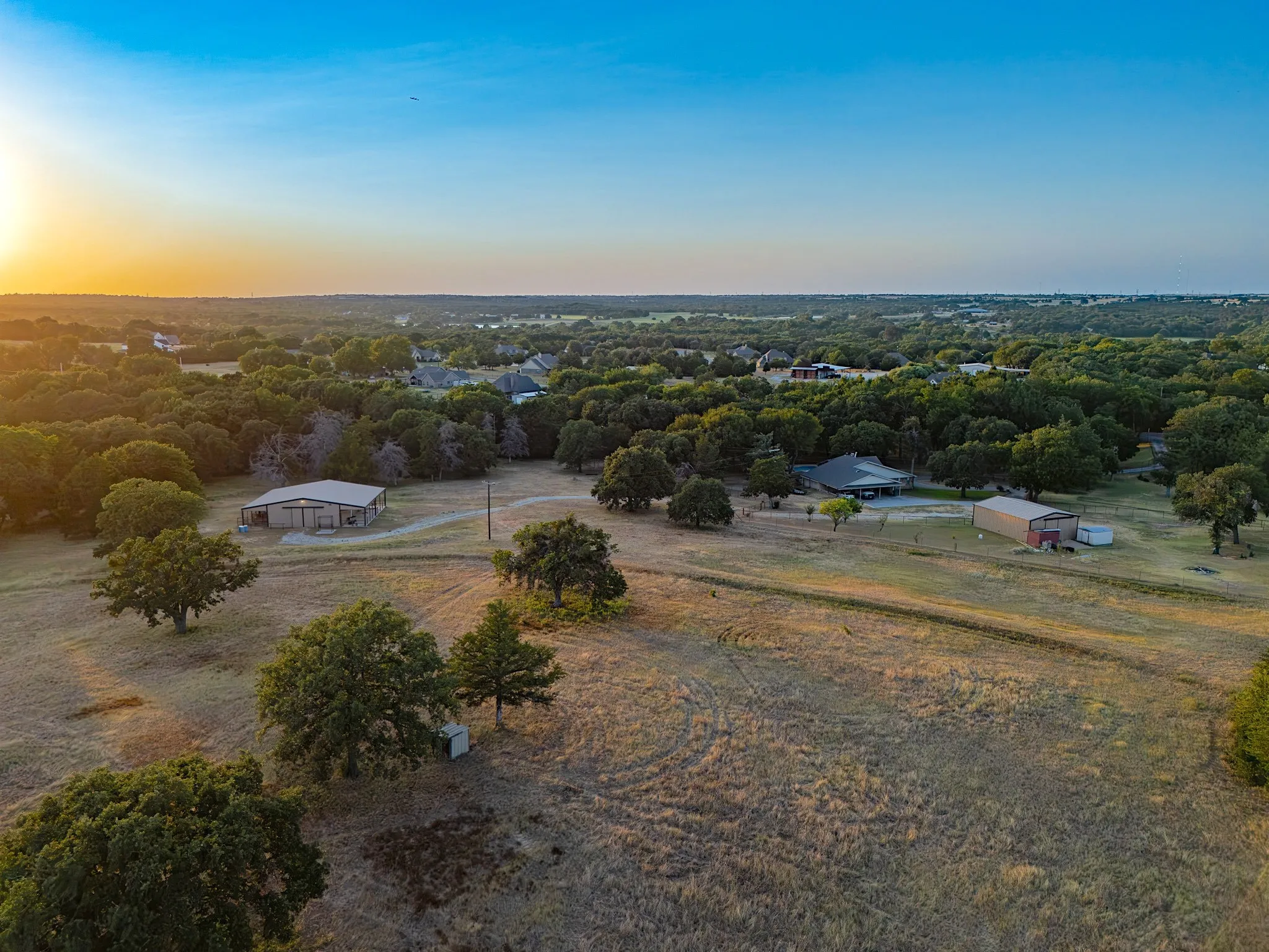 Single Family Residence For Sale in Wise County , 2403 County Road 2224, Decatur, Texas 76234, 3 Bedroom, 3 Bathroom, Garage spaces, 2,122 Sqft, built in 1970, mls#21358677, Real Estate Agent in Decatur, Homes For Sale in Wise county, Homes For Sale in Decatur, Realtor in Decatur Texas, Real Estate Brokerage Independent Realty Texas, Luminita Cordes Realtor