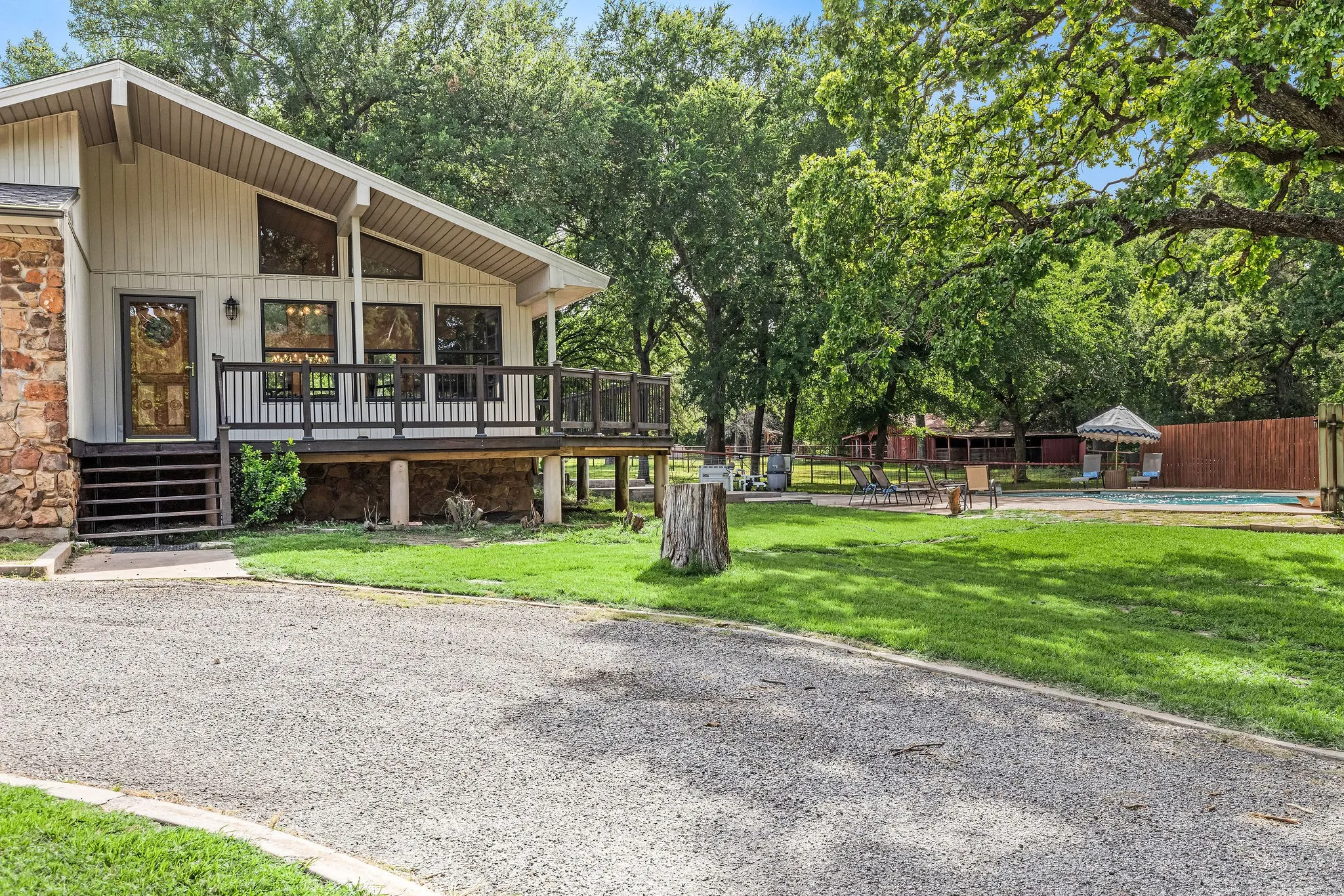 Single Family Residence For Sale in Wise County , 2403 County Road 2224, Decatur, Texas 76234, 3 Bedroom, 3 Bathroom, Garage spaces, 2,122 Sqft, built in 1970, mls#21358677, Real Estate Agent in Decatur, Homes For Sale in Wise county, Homes For Sale in Decatur, Realtor in Decatur Texas, Real Estate Brokerage Independent Realty Texas, Luminita Cordes Realtor