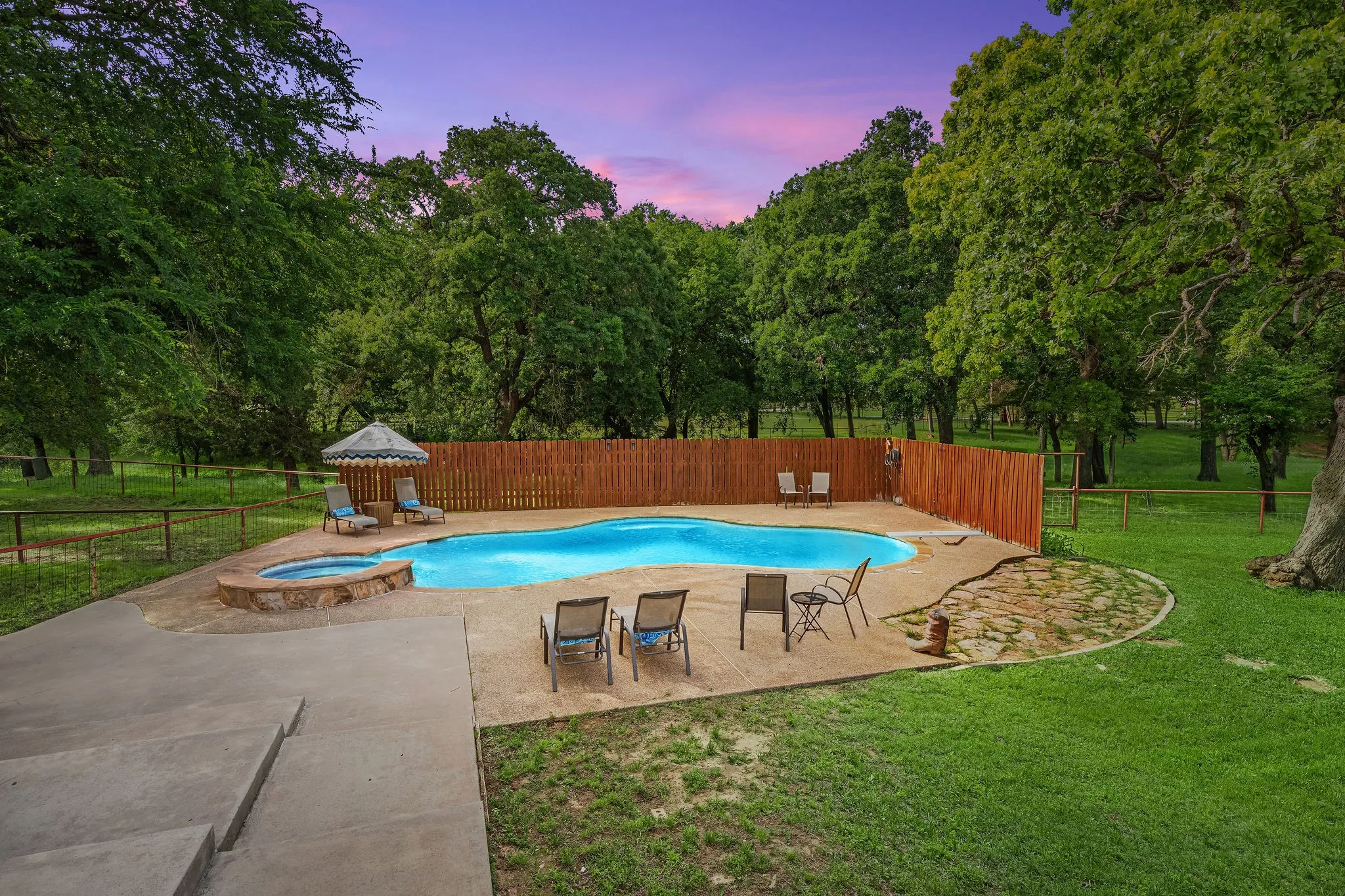 Single Family Residence For Sale in Wise County , 2403 County Road 2224, Decatur, Texas 76234, 3 Bedroom, 3 Bathroom, Garage spaces, 2,122 Sqft, built in 1970, mls#21358677, Real Estate Agent in Decatur, Homes For Sale in Wise county, Homes For Sale in Decatur, Realtor in Decatur Texas, Real Estate Brokerage Independent Realty Texas, Luminita Cordes Realtor