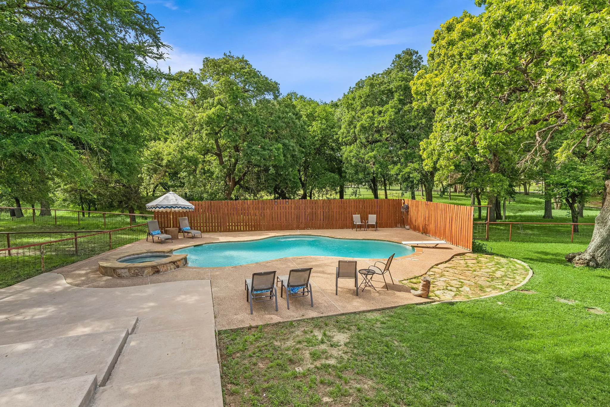 Single Family Residence For Sale in Wise County , 2403 County Road 2224, Decatur, Texas 76234, 3 Bedroom, 3 Bathroom, Garage spaces, 2,122 Sqft, built in 1970, mls#21358677, Real Estate Agent in Decatur, Homes For Sale in Wise county, Homes For Sale in Decatur, Realtor in Decatur Texas, Real Estate Brokerage Independent Realty Texas, Luminita Cordes Realtor