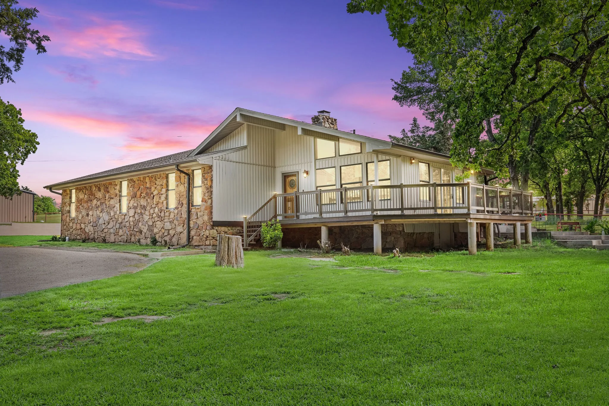 Single Family Residence For Sale in Wise County , 2403 County Road 2224, Decatur, Texas 76234, 3 Bedroom, 3 Bathroom, Garage spaces, 2,122 Sqft, built in 1970, mls#21358677, Real Estate Agent in Decatur, Homes For Sale in Wise county, Homes For Sale in Decatur, Realtor in Decatur Texas, Real Estate Brokerage Independent Realty Texas, Luminita Cordes Realtor