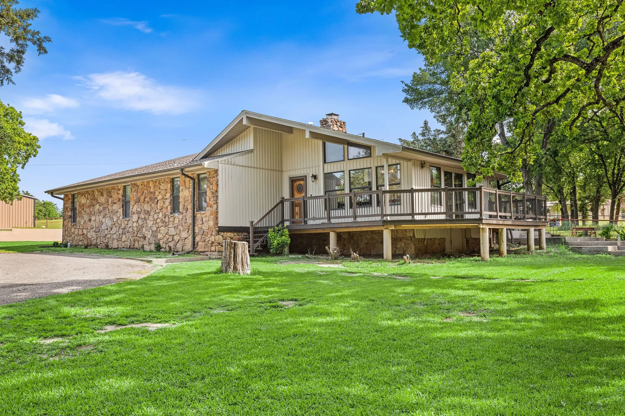 Single Family Residence For Sale in Wise County , 2403 County Road 2224, Decatur, Texas 76234, 3 Bedroom, 3 Bathroom, Garage spaces, 2,122 Sqft, built in 1970, mls#21358677, Real Estate Agent in Decatur, Homes For Sale in Wise county, Homes For Sale in Decatur, Realtor in Decatur Texas, Real Estate Brokerage Independent Realty Texas, Luminita Cordes Realtor