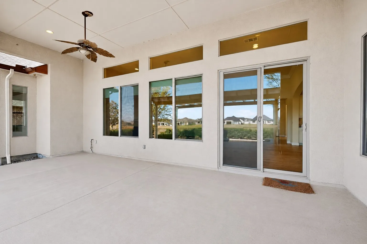 Single Family Residence For Sale in Denton County , 8708 Crestview Drive, Denton, Texas 76207, 2 Bedroom, 3 Bathroom, 3 Garage spaces, 2,988 Sqft, built in 2016, mls#21358696, Real Estate Agent in Denton, Homes For Sale in Denton county, Homes For Sale in Denton, Realtor in Denton Texas, Real Estate Brokerage Independent Realty Texas, Luminita Cordes Realtor
