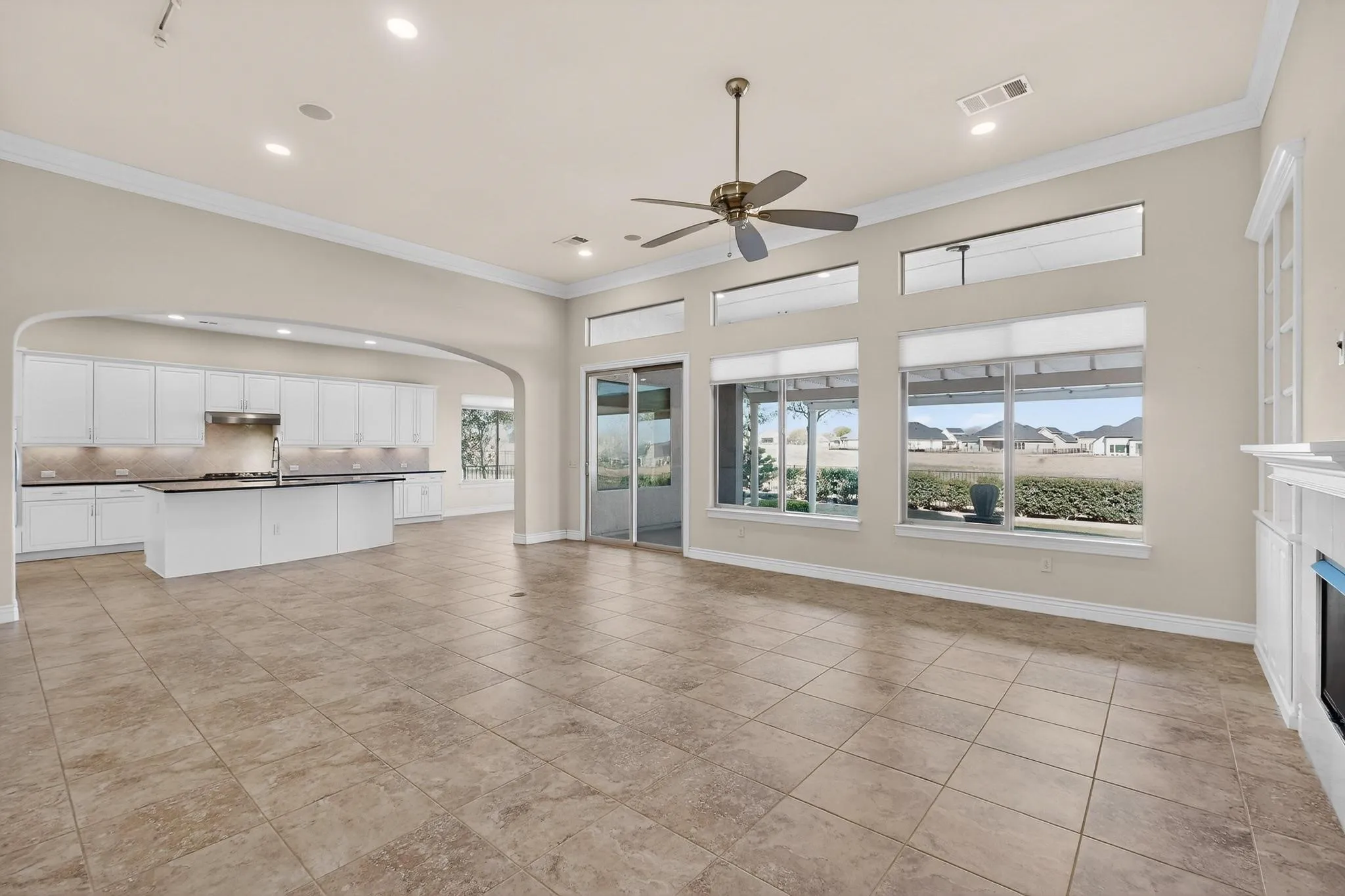 Single Family Residence For Sale in Denton County , 8708 Crestview Drive, Denton, Texas 76207, 2 Bedroom, 3 Bathroom, 3 Garage spaces, 2,988 Sqft, built in 2016, mls#21358696, Real Estate Agent in Denton, Homes For Sale in Denton county, Homes For Sale in Denton, Realtor in Denton Texas, Real Estate Brokerage Independent Realty Texas, Luminita Cordes Realtor