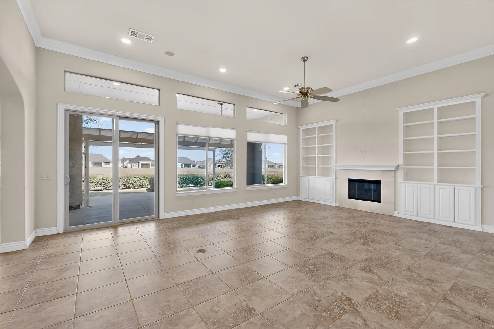 Single Family Residence For Sale in Denton County , 8708 Crestview Drive, Denton, Texas 76207, 2 Bedroom, 3 Bathroom, 3 Garage spaces, 2,988 Sqft, built in 2016, mls#21358696, Real Estate Agent in Denton, Homes For Sale in Denton county, Homes For Sale in Denton, Realtor in Denton Texas, Real Estate Brokerage Independent Realty Texas, Luminita Cordes Realtor