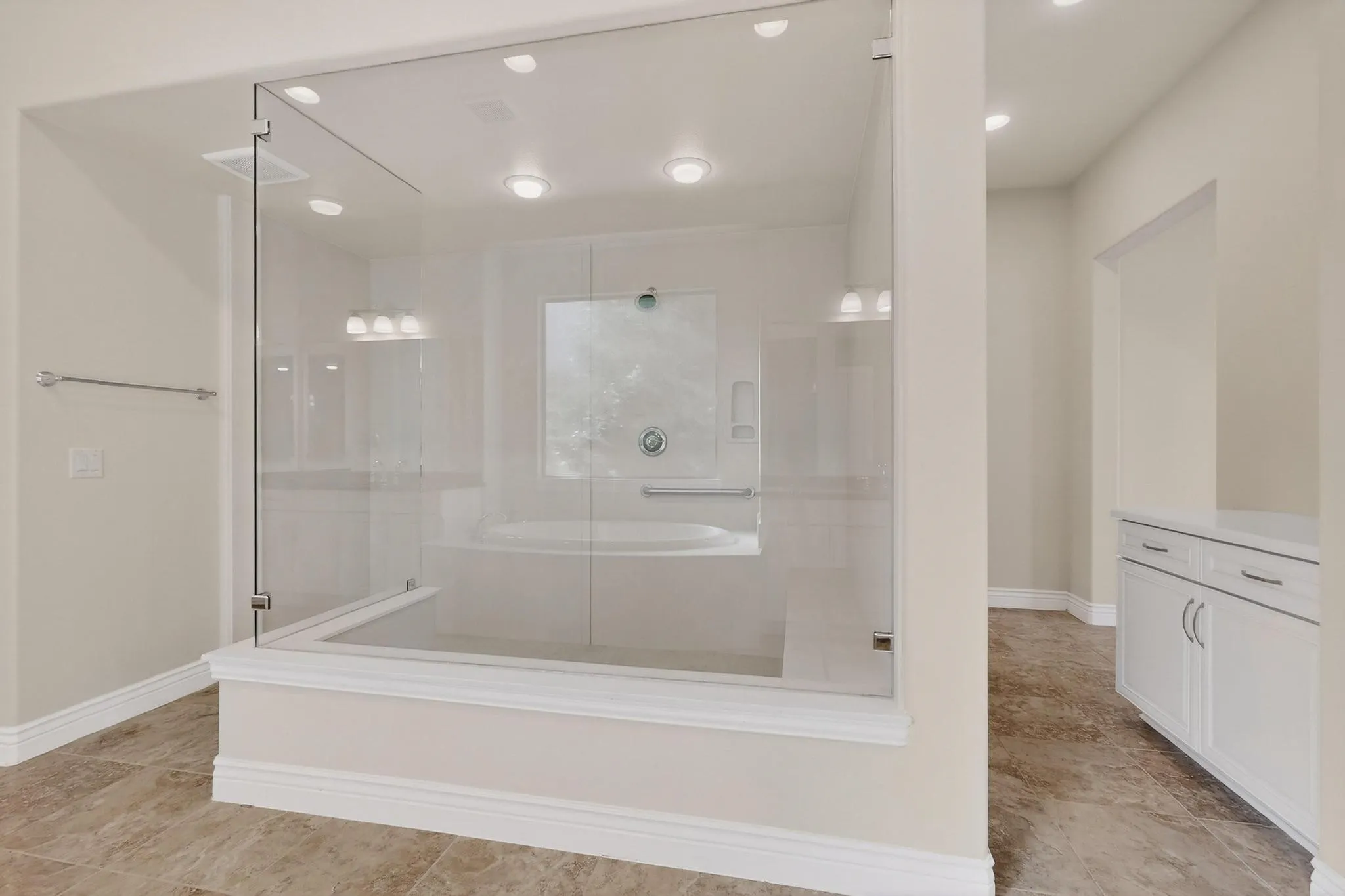Single Family Residence For Sale in Denton County , 8708 Crestview Drive, Denton, Texas 76207, 2 Bedroom, 3 Bathroom, 3 Garage spaces, 2,988 Sqft, built in 2016, mls#21358696, Real Estate Agent in Denton, Homes For Sale in Denton county, Homes For Sale in Denton, Realtor in Denton Texas, Real Estate Brokerage Independent Realty Texas, Luminita Cordes Realtor
