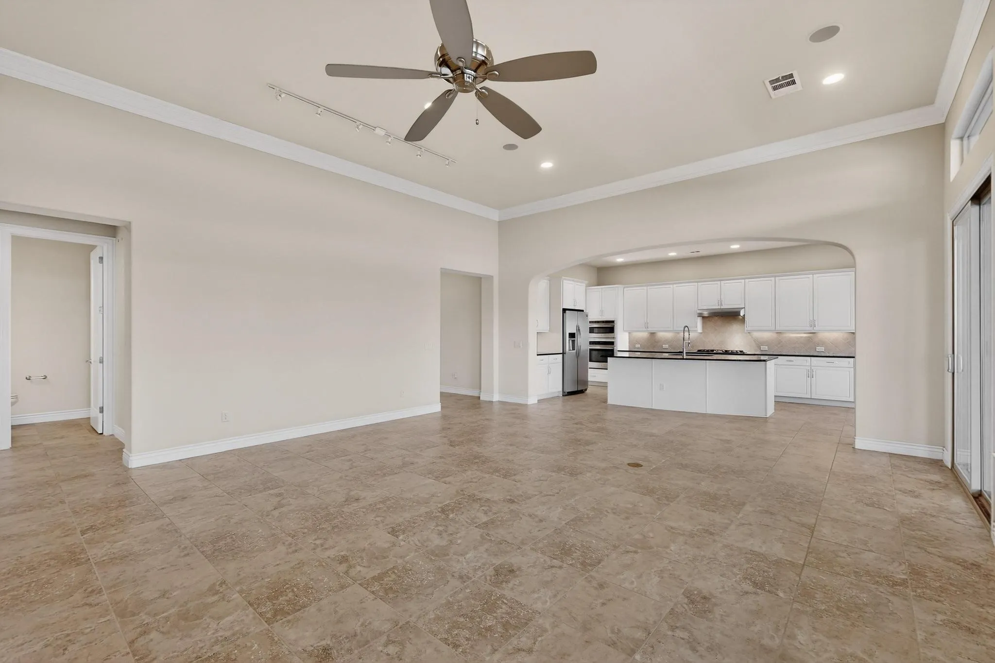 Single Family Residence For Sale in Denton County , 8708 Crestview Drive, Denton, Texas 76207, 2 Bedroom, 3 Bathroom, 3 Garage spaces, 2,988 Sqft, built in 2016, mls#21358696, Real Estate Agent in Denton, Homes For Sale in Denton county, Homes For Sale in Denton, Realtor in Denton Texas, Real Estate Brokerage Independent Realty Texas, Luminita Cordes Realtor