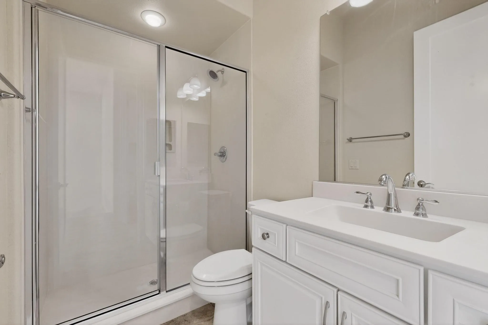 Single Family Residence For Sale in Denton County , 8708 Crestview Drive, Denton, Texas 76207, 2 Bedroom, 3 Bathroom, 3 Garage spaces, 2,988 Sqft, built in 2016, mls#21358696, Real Estate Agent in Denton, Homes For Sale in Denton county, Homes For Sale in Denton, Realtor in Denton Texas, Real Estate Brokerage Independent Realty Texas, Luminita Cordes Realtor
