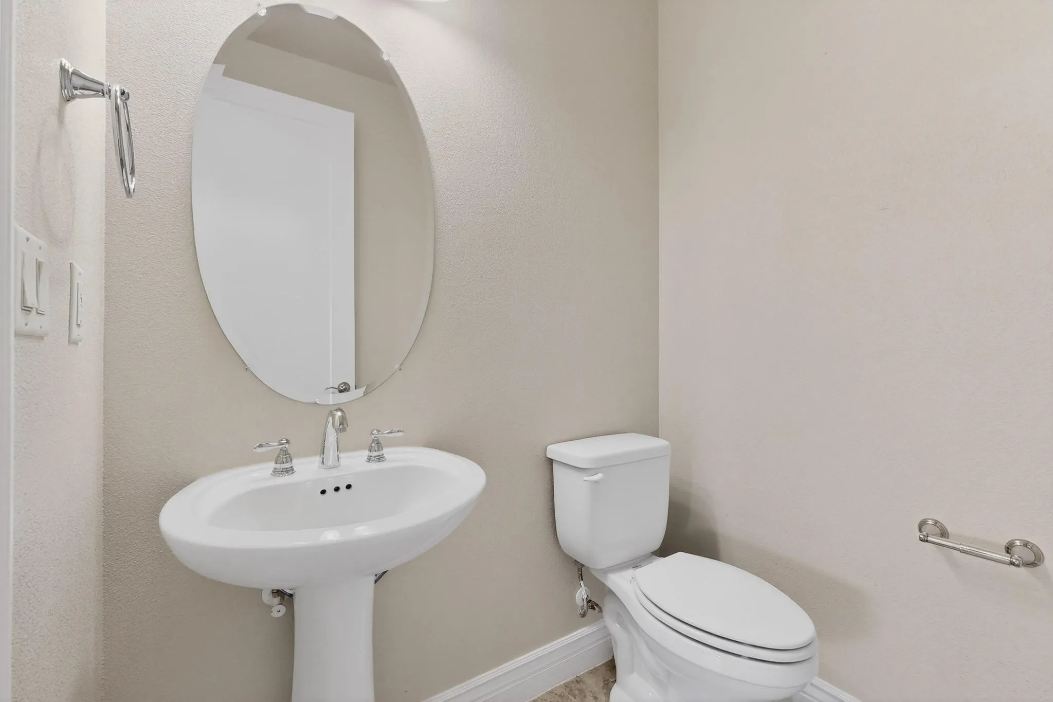 Single Family Residence For Sale in Denton County , 8708 Crestview Drive, Denton, Texas 76207, 2 Bedroom, 3 Bathroom, 3 Garage spaces, 2,988 Sqft, built in 2016, mls#21358696, Real Estate Agent in Denton, Homes For Sale in Denton county, Homes For Sale in Denton, Realtor in Denton Texas, Real Estate Brokerage Independent Realty Texas, Luminita Cordes Realtor