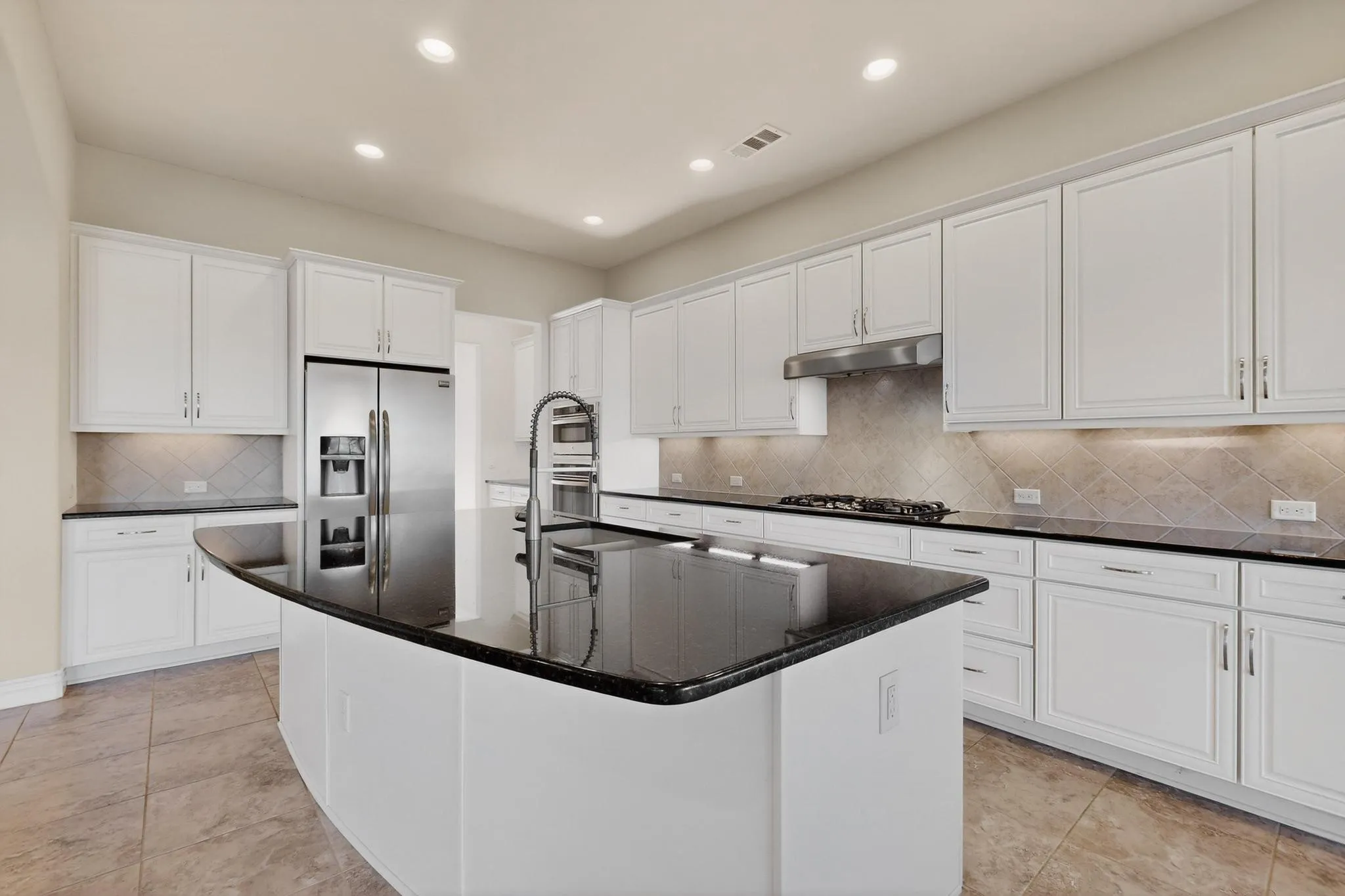 Single Family Residence For Sale in Denton County , 8708 Crestview Drive, Denton, Texas 76207, 2 Bedroom, 3 Bathroom, 3 Garage spaces, 2,988 Sqft, built in 2016, mls#21358696, Real Estate Agent in Denton, Homes For Sale in Denton county, Homes For Sale in Denton, Realtor in Denton Texas, Real Estate Brokerage Independent Realty Texas, Luminita Cordes Realtor