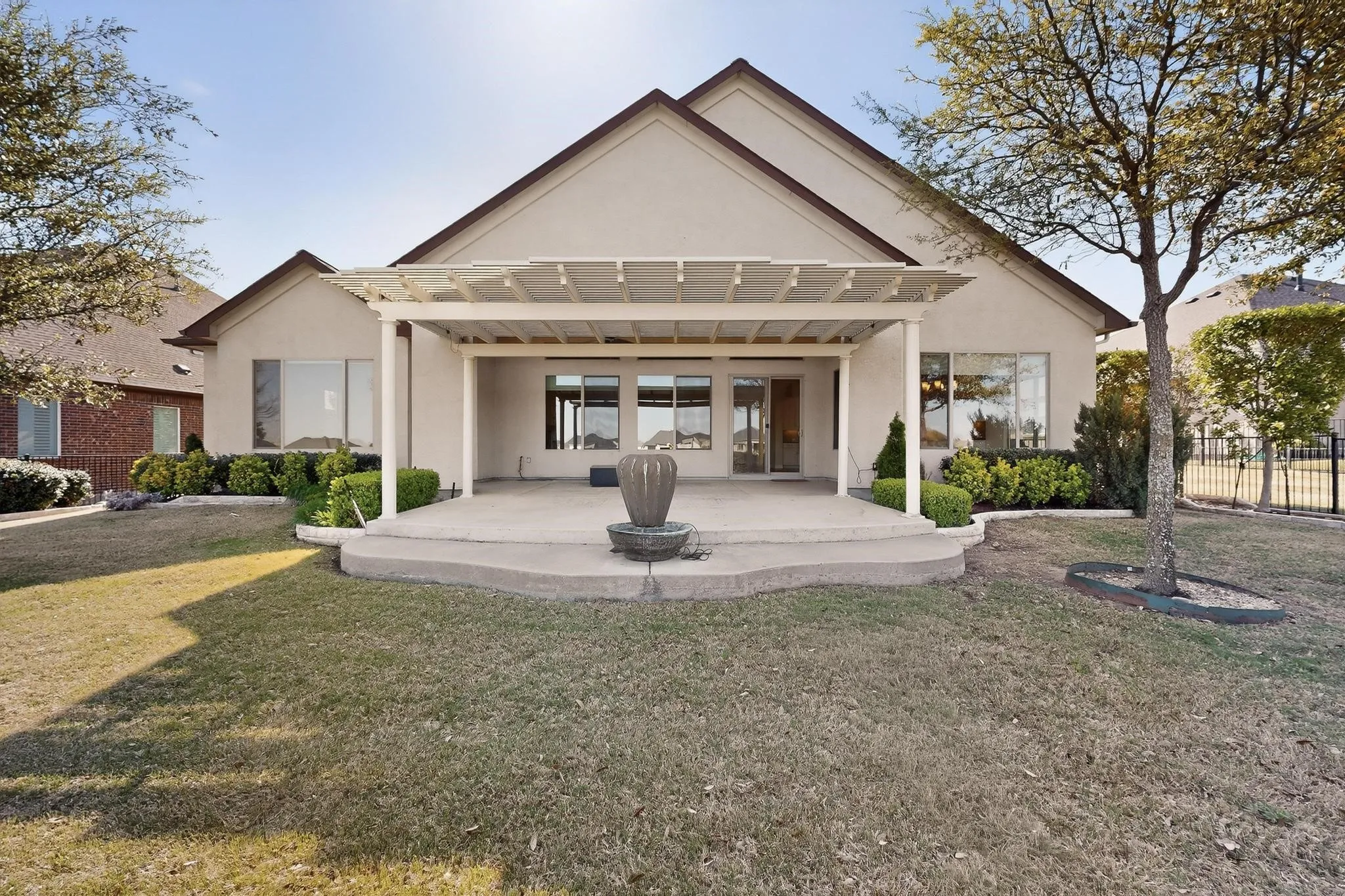 Single Family Residence For Sale in Denton County , 8708 Crestview Drive, Denton, Texas 76207, 2 Bedroom, 3 Bathroom, 3 Garage spaces, 2,988 Sqft, built in 2016, mls#21358696, Real Estate Agent in Denton, Homes For Sale in Denton county, Homes For Sale in Denton, Realtor in Denton Texas, Real Estate Brokerage Independent Realty Texas, Luminita Cordes Realtor