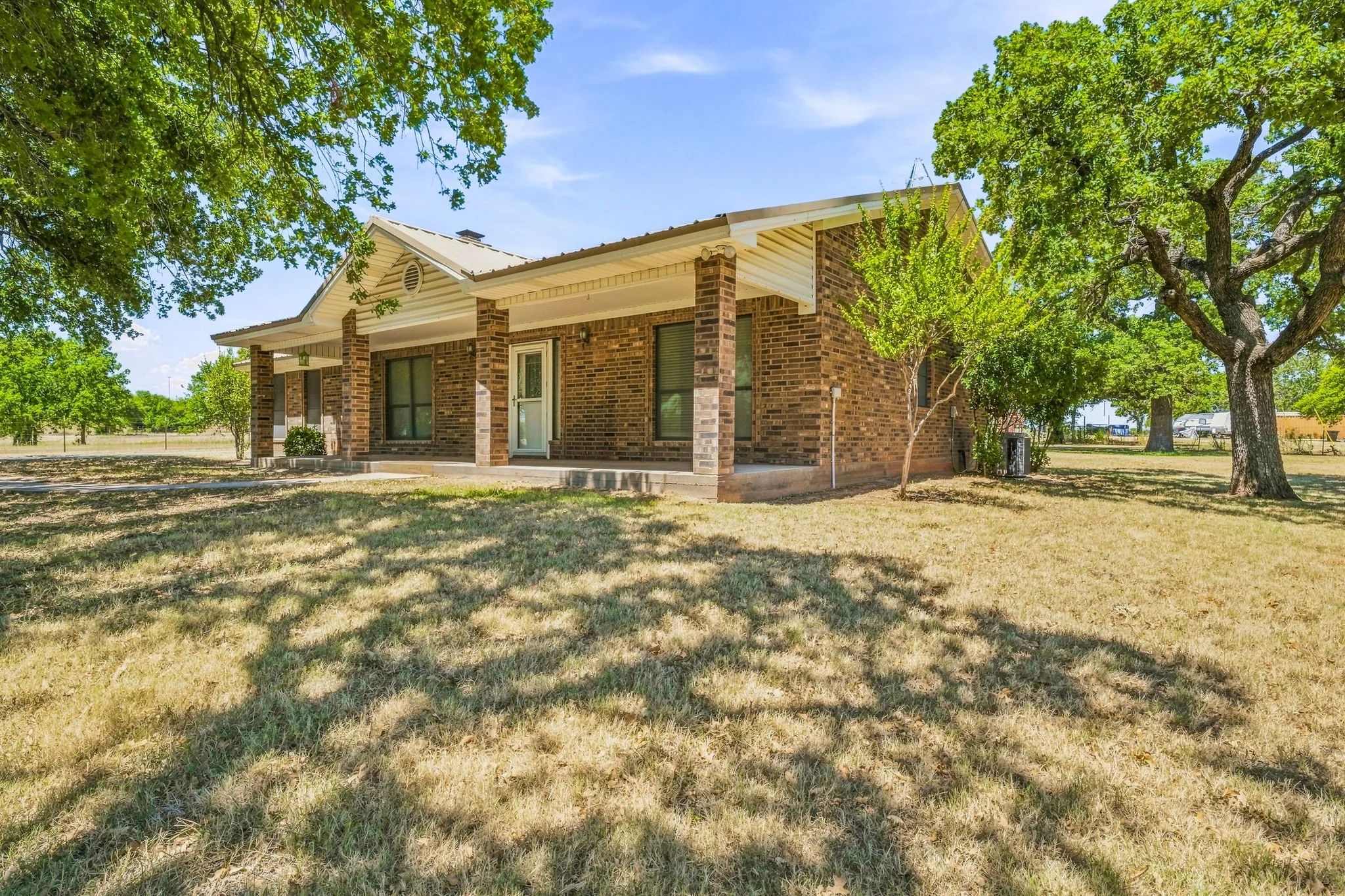 Single Family Residence For Sale in Erath County , 544 W Fm 1188, Stephenville, Texas 76401, 3 Bedroom, 2 Bathroom, 2 Garage spaces, 2,357 Sqft, built in 2008, Price $499,000, mls#21359162, Real Estate Agent in Stephenville, Homes For Sale in Erath county, Homes For Sale in Stephenville, Realtor in Stephenville Texas, Real Estate Brokerage Independent Realty Texas, Luminita Cordes Realtor