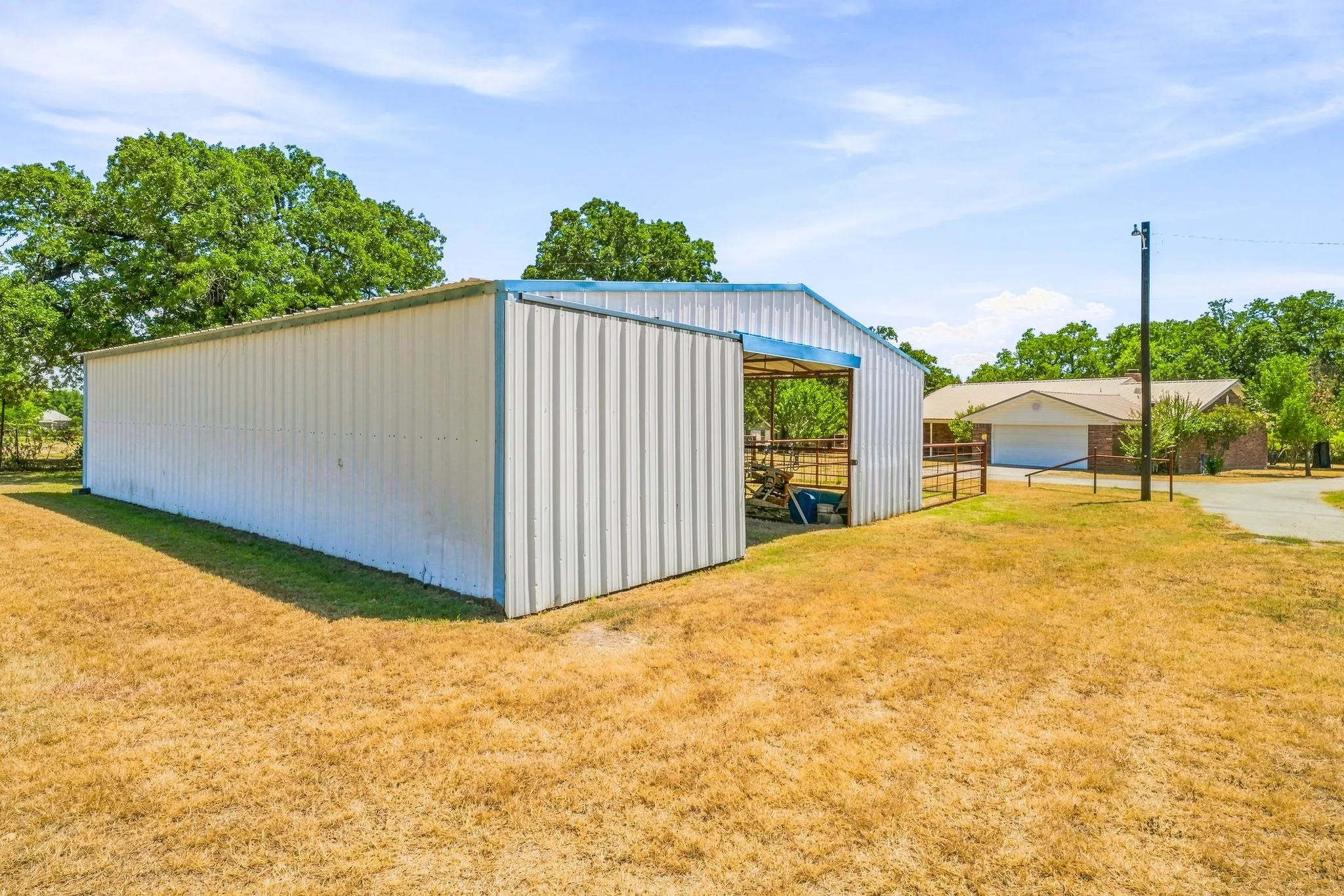 Single Family Residence For Sale in Erath County , 544 W Fm 1188, Stephenville, Texas 76401, 3 Bedroom, 2 Bathroom, 2 Garage spaces, 2,357 Sqft, built in 2008, Price $499,000, mls#21359162, Real Estate Agent in Stephenville, Homes For Sale in Erath county, Homes For Sale in Stephenville, Realtor in Stephenville Texas, Real Estate Brokerage Independent Realty Texas, Luminita Cordes Realtor