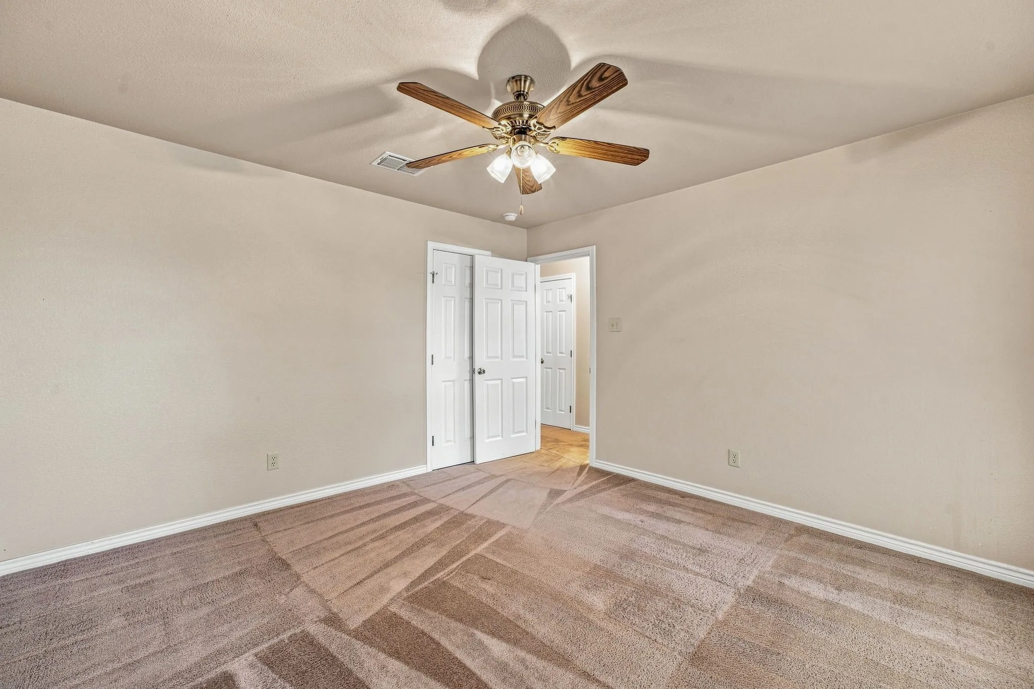 Single Family Residence For Sale in Erath County , 544 W Fm 1188, Stephenville, Texas 76401, 3 Bedroom, 2 Bathroom, 2 Garage spaces, 2,357 Sqft, built in 2008, Price $499,000, mls#21359162, Real Estate Agent in Stephenville, Homes For Sale in Erath county, Homes For Sale in Stephenville, Realtor in Stephenville Texas, Real Estate Brokerage Independent Realty Texas, Luminita Cordes Realtor