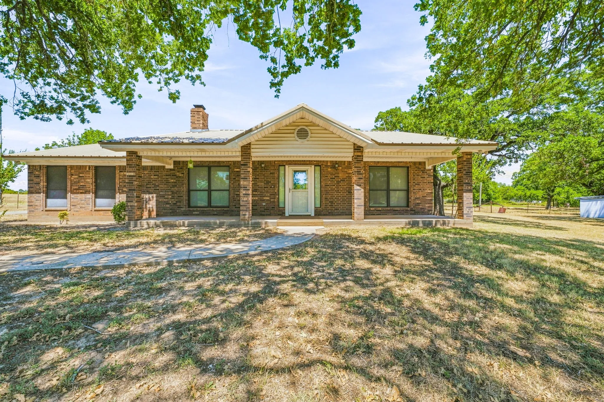 Single Family Residence For Sale in Erath County , 544 W Fm 1188, Stephenville, Texas 76401, 3 Bedroom, 2 Bathroom, 2 Garage spaces, 2,357 Sqft, built in 2008, Price $499,000, mls#21359162, Real Estate Agent in Stephenville, Homes For Sale in Erath county, Homes For Sale in Stephenville, Realtor in Stephenville Texas, Real Estate Brokerage Independent Realty Texas, Luminita Cordes Realtor