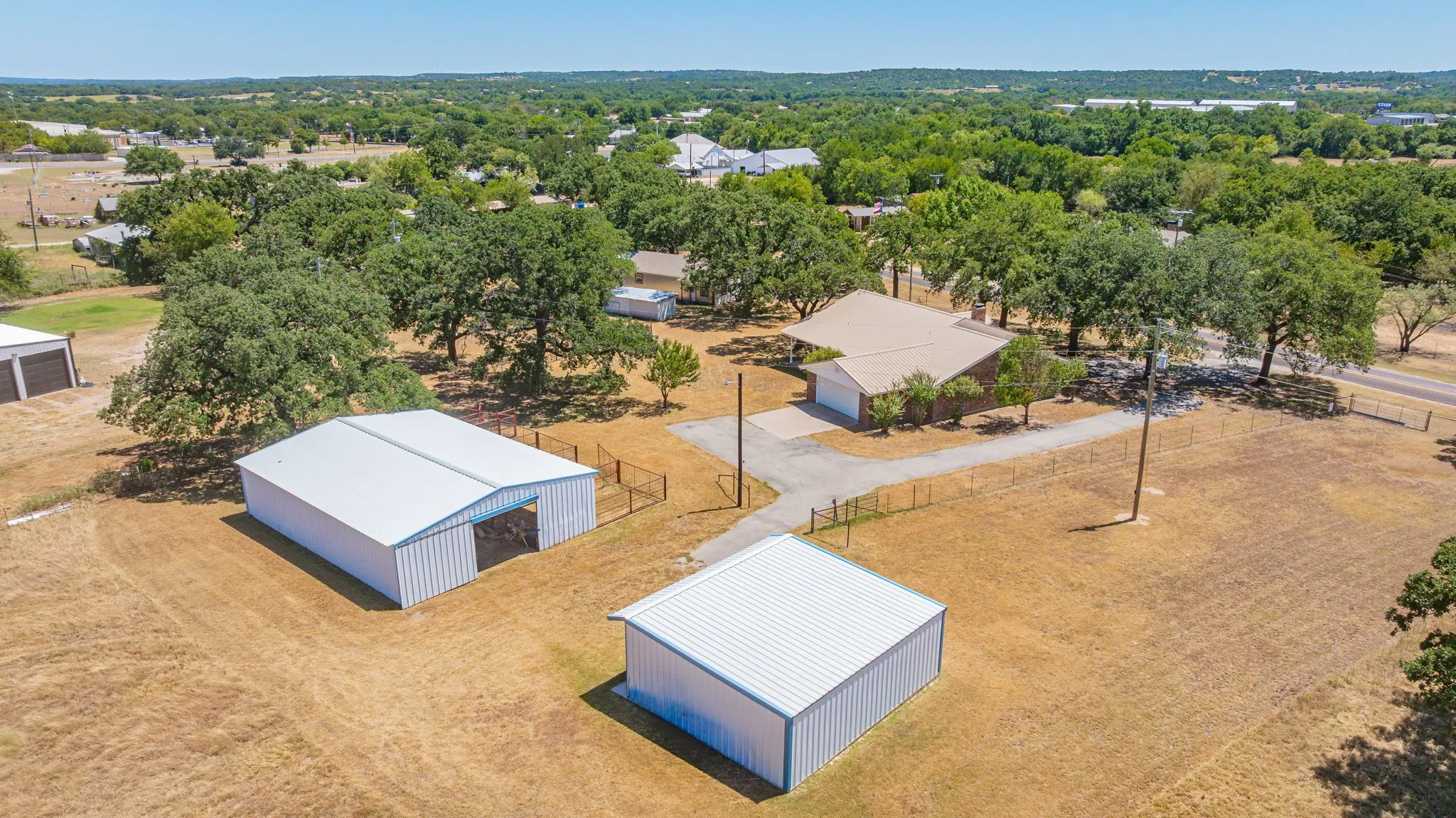 Single Family Residence For Sale in Erath County , 544 W Fm 1188, Stephenville, Texas 76401, 3 Bedroom, 2 Bathroom, 2 Garage spaces, 2,357 Sqft, built in 2008, Price $499,000, mls#21359162, Real Estate Agent in Stephenville, Homes For Sale in Erath county, Homes For Sale in Stephenville, Realtor in Stephenville Texas, Real Estate Brokerage Independent Realty Texas, Luminita Cordes Realtor