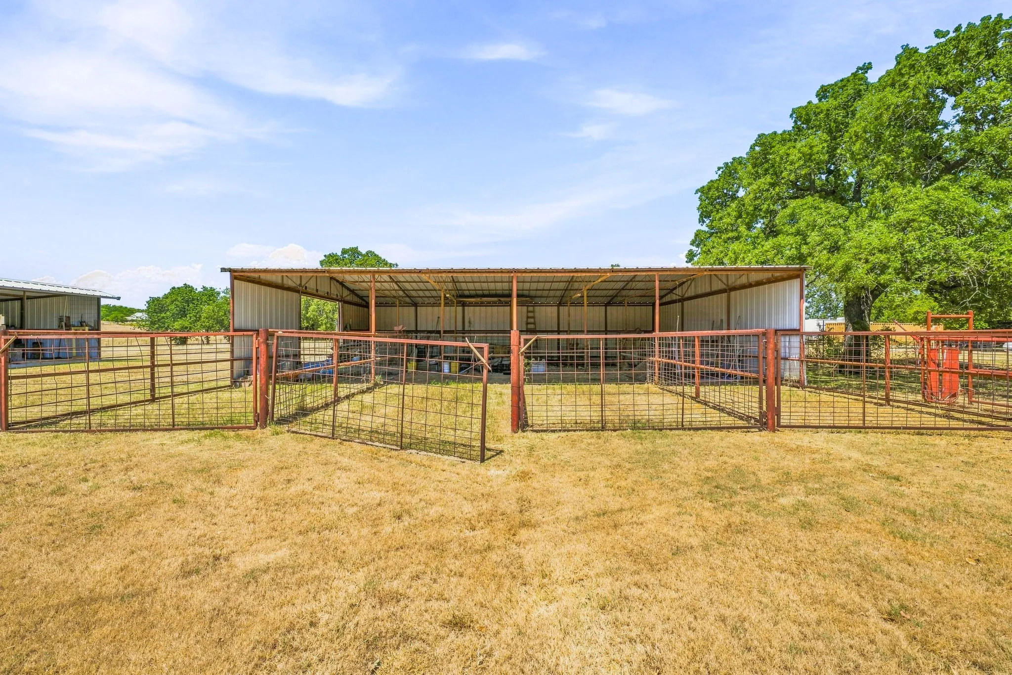 Single Family Residence For Sale in Erath County , 544 W Fm 1188, Stephenville, Texas 76401, 3 Bedroom, 2 Bathroom, 2 Garage spaces, 2,357 Sqft, built in 2008, Price $499,000, mls#21359162, Real Estate Agent in Stephenville, Homes For Sale in Erath county, Homes For Sale in Stephenville, Realtor in Stephenville Texas, Real Estate Brokerage Independent Realty Texas, Luminita Cordes Realtor